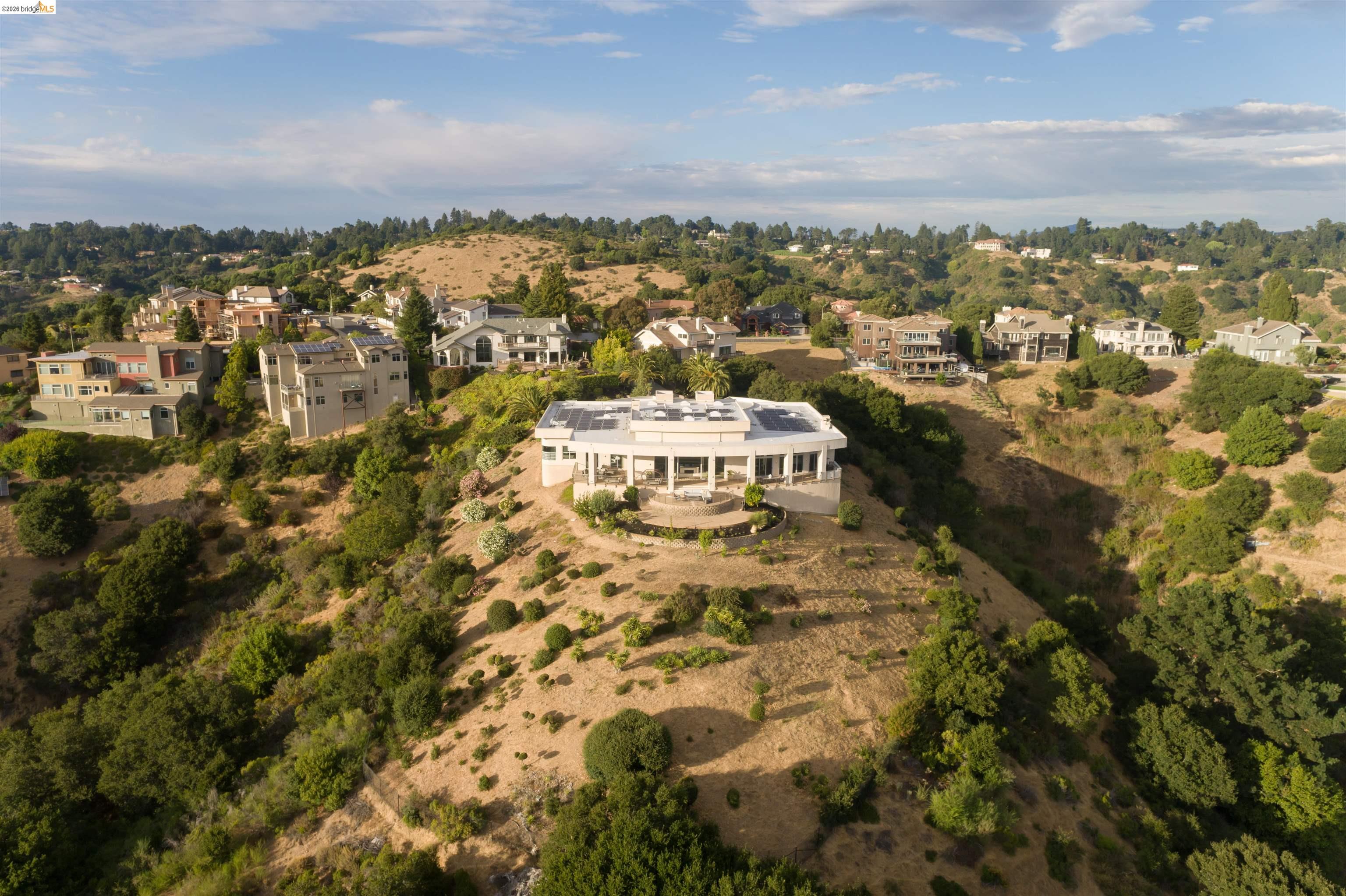 Detail Gallery Image 18 of 53 For 13367 Campus Dr., Oakland,  CA 94619 - 5 Beds | 4/1 Baths