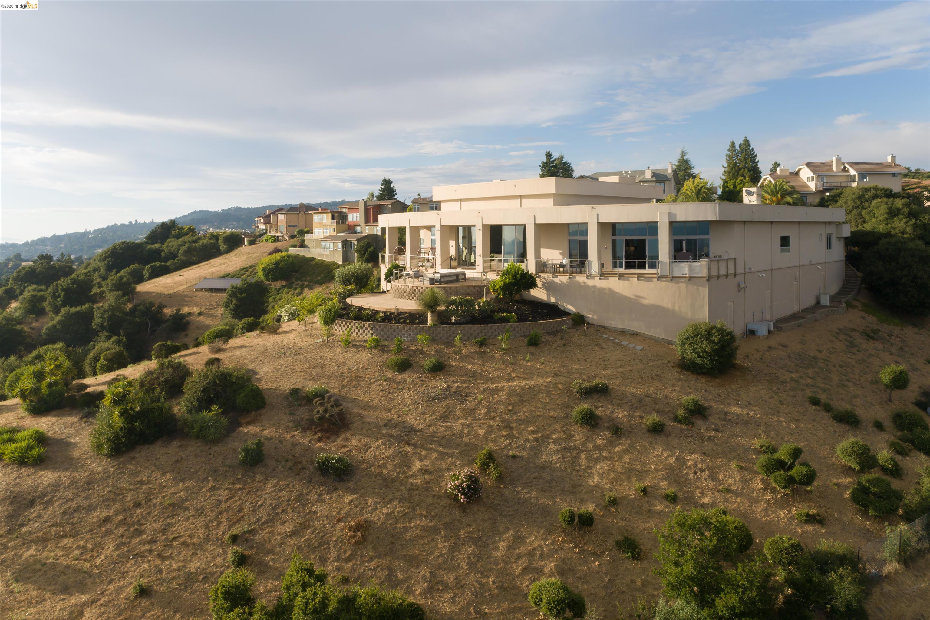 Detail Gallery Image 19 of 53 For 13367 Campus Dr., Oakland,  CA 94619 - 5 Beds | 4/1 Baths