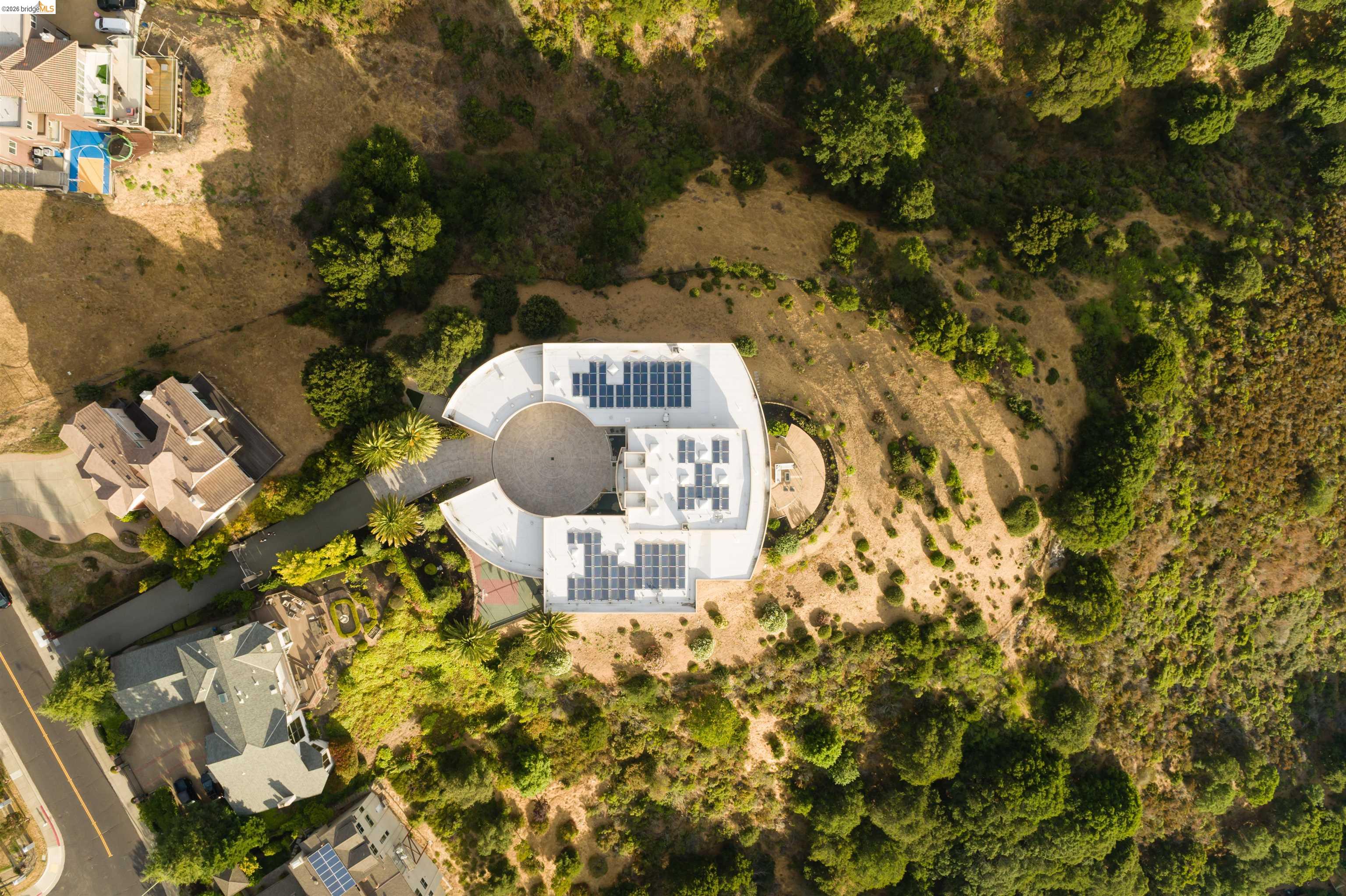 Detail Gallery Image 21 of 53 For 13367 Campus Dr., Oakland,  CA 94619 - 5 Beds | 4/1 Baths