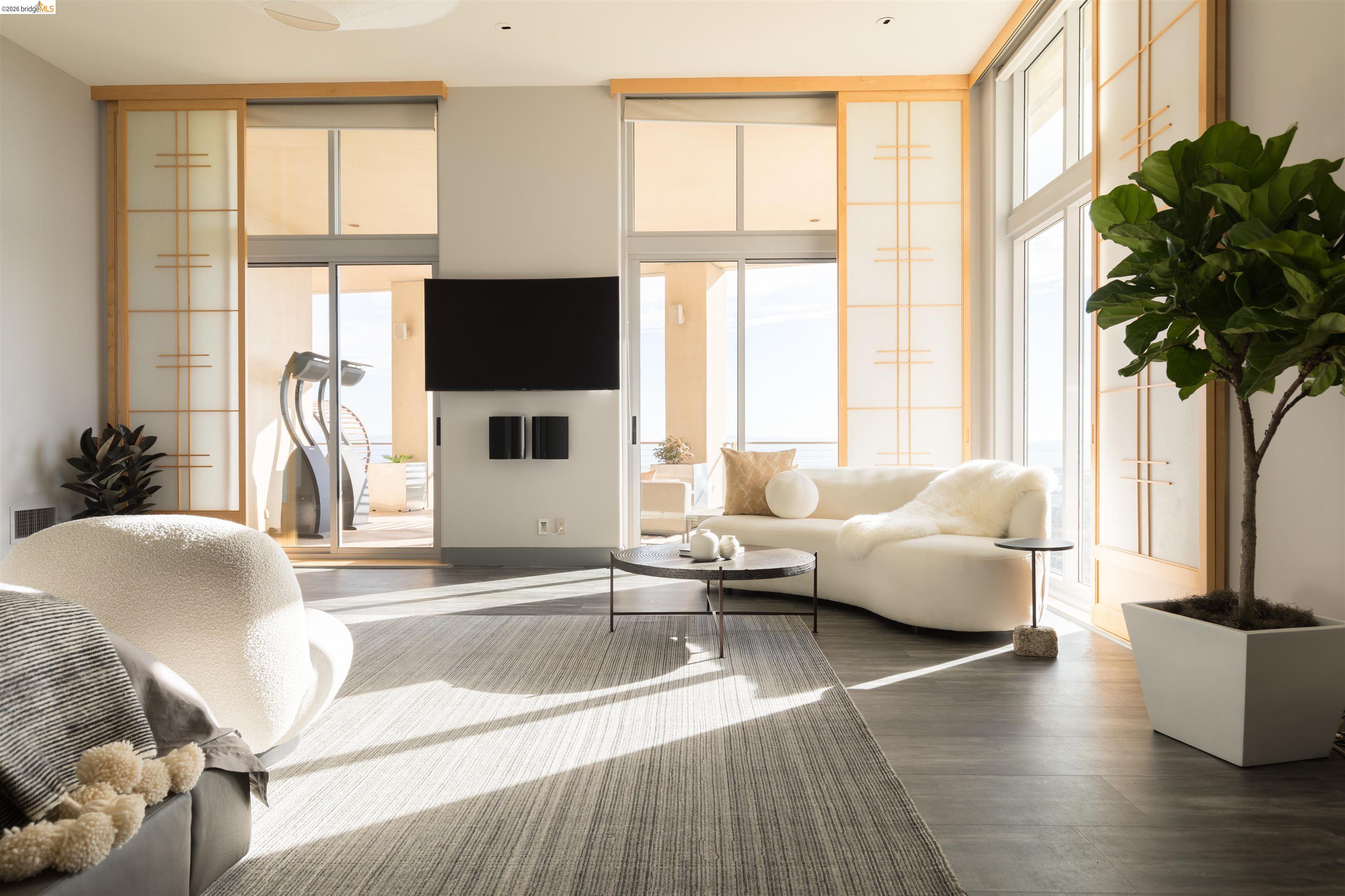 Detail Gallery Image 24 of 53 For 13367 Campus Dr., Oakland,  CA 94619 - 5 Beds | 4/1 Baths