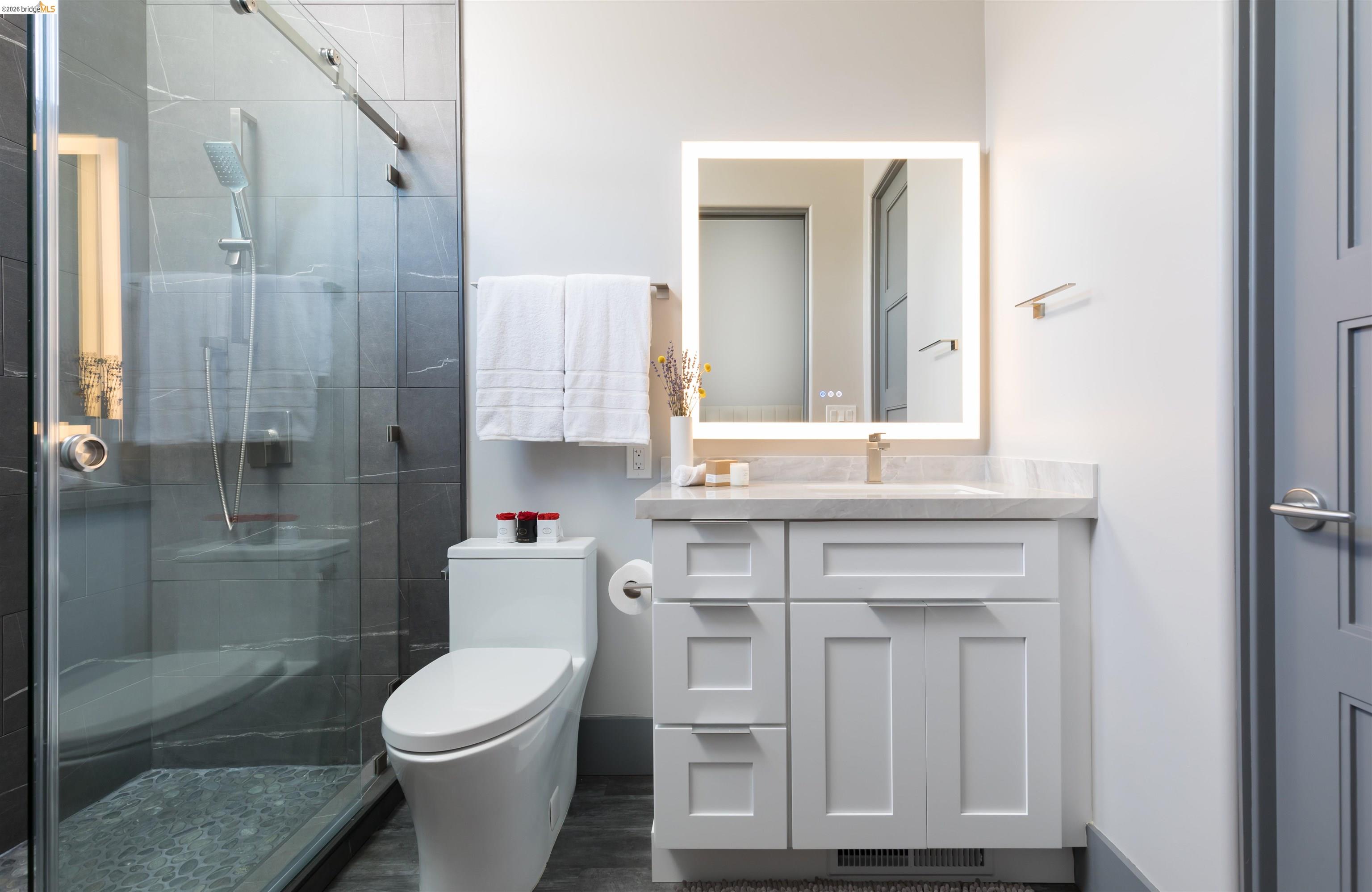 Detail Gallery Image 34 of 53 For 13367 Campus Dr., Oakland,  CA 94619 - 5 Beds | 4/1 Baths