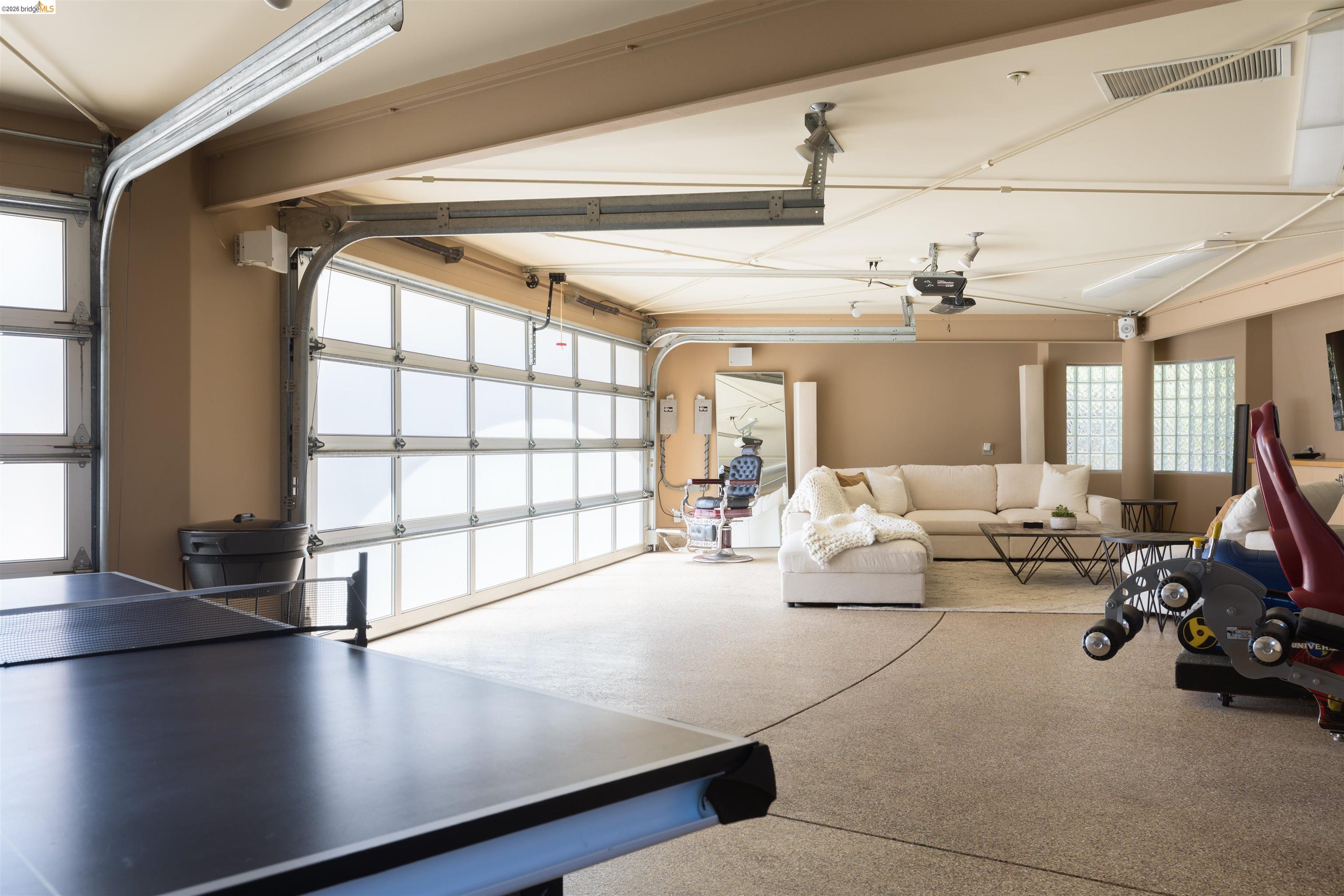 Detail Gallery Image 36 of 53 For 13367 Campus Dr., Oakland,  CA 94619 - 5 Beds | 4/1 Baths