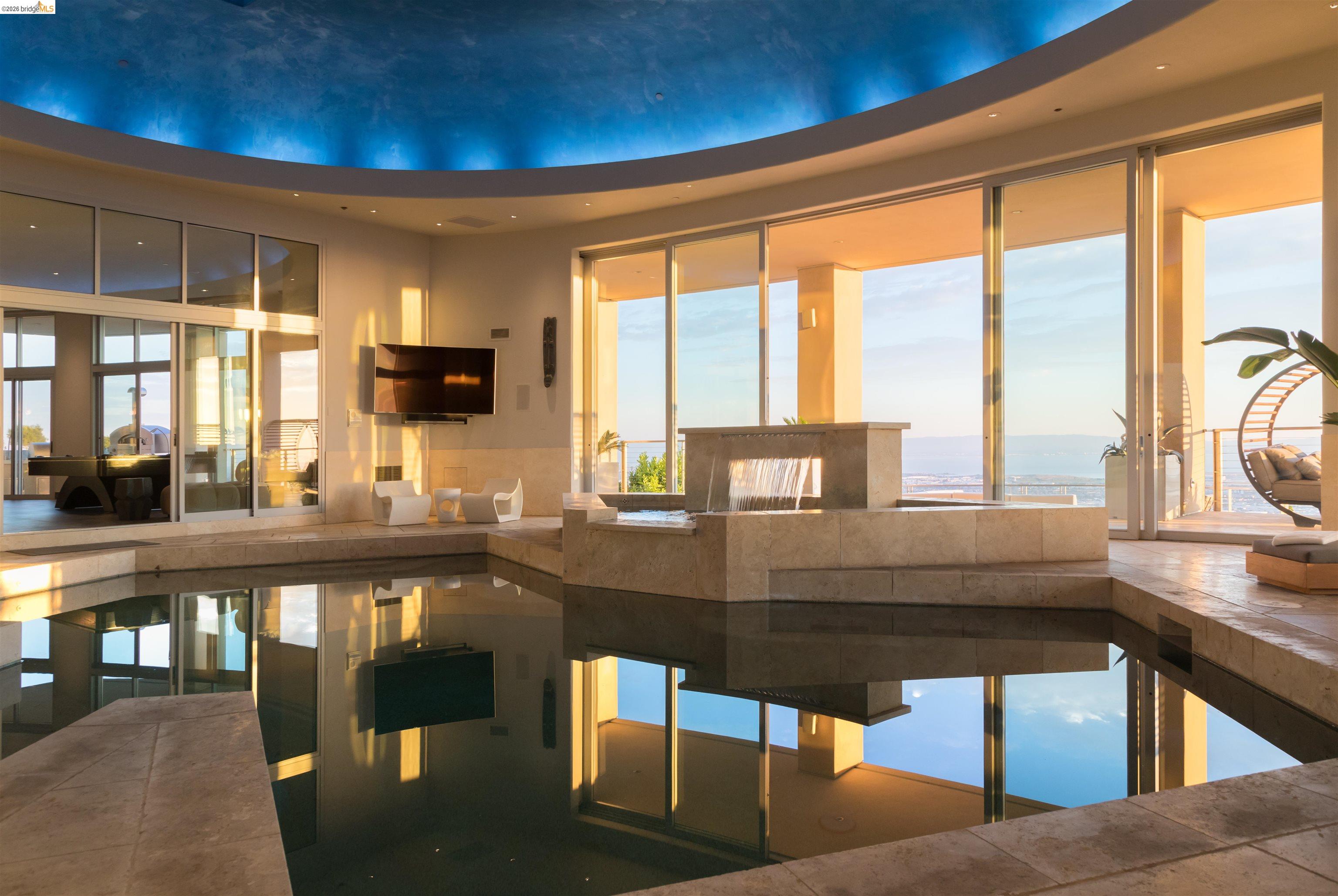 Detail Gallery Image 39 of 53 For 13367 Campus Dr., Oakland,  CA 94619 - 5 Beds | 4/1 Baths