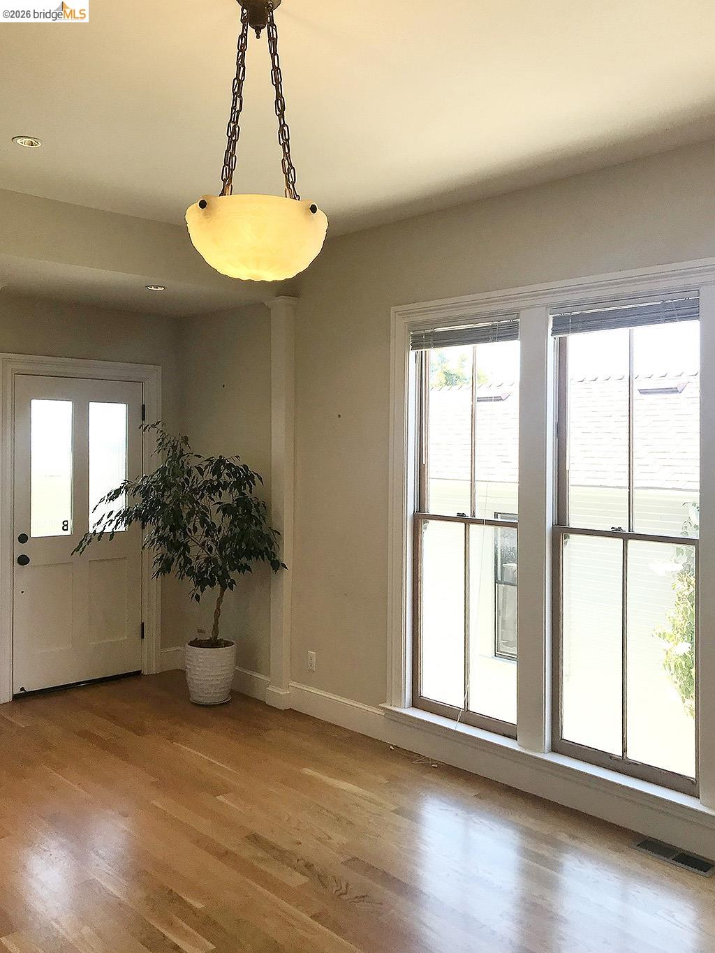 Photo #8: 41127521 Listing: Photo #8