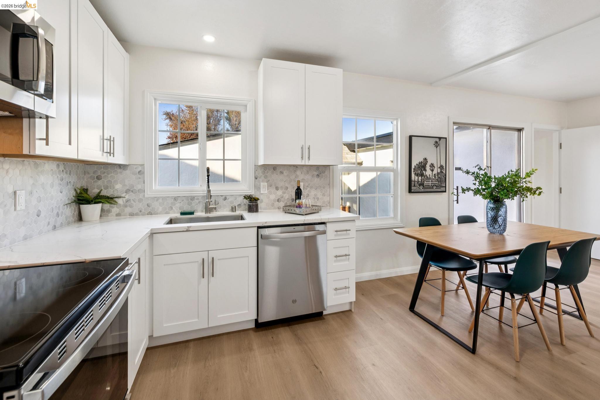 Detail Gallery Image 12 of 50 For 1921 Coalinga Ave, Richmond,  CA 94801 - 3 Beds | 2 Baths