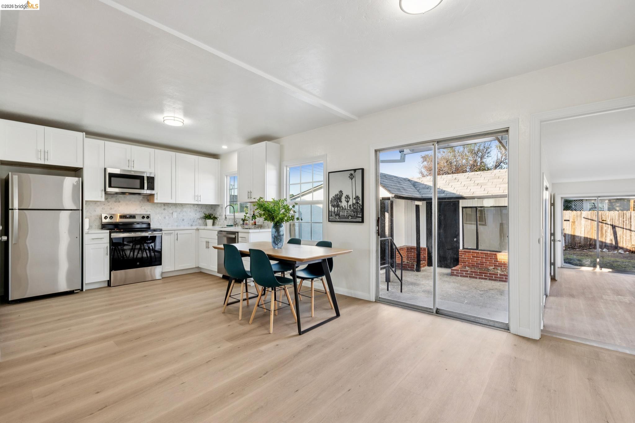 Detail Gallery Image 8 of 50 For 1921 Coalinga Ave, Richmond,  CA 94801 - 3 Beds | 2 Baths