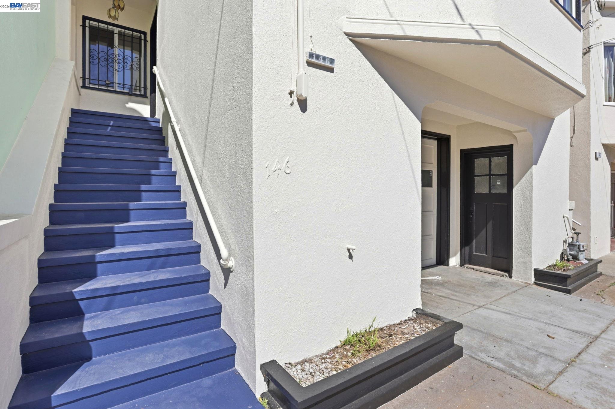 Detail Gallery Image 2 of 30 For 146 Winchester St, Daly City,  CA 94014 - 2 Beds | 1/1 Baths