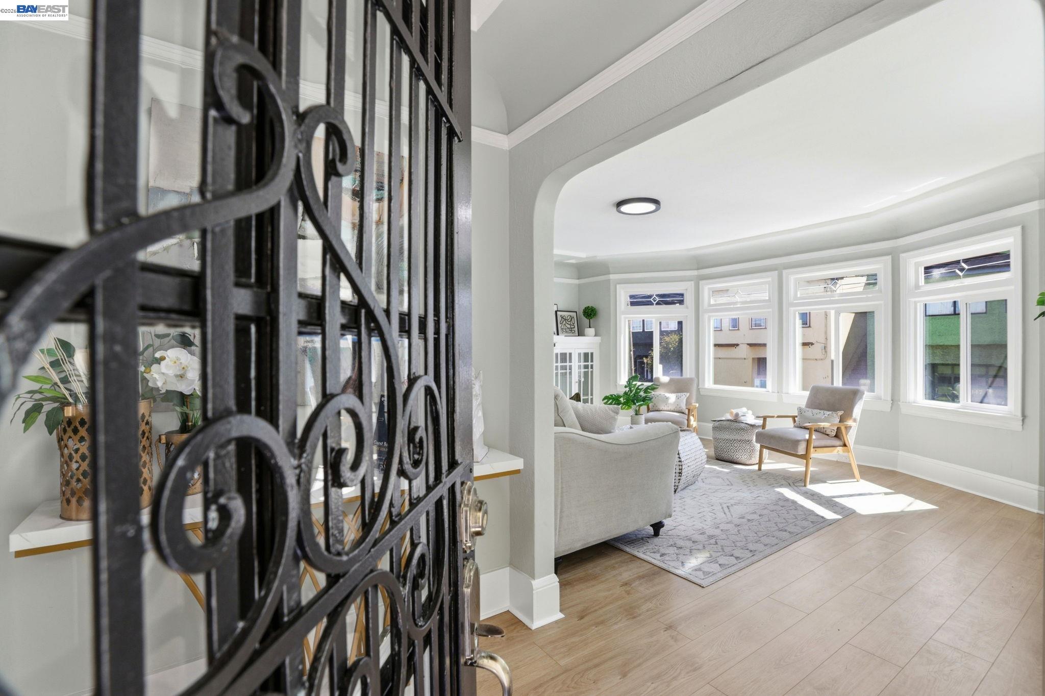 Detail Gallery Image 3 of 30 For 146 Winchester St, Daly City,  CA 94014 - 2 Beds | 1/1 Baths