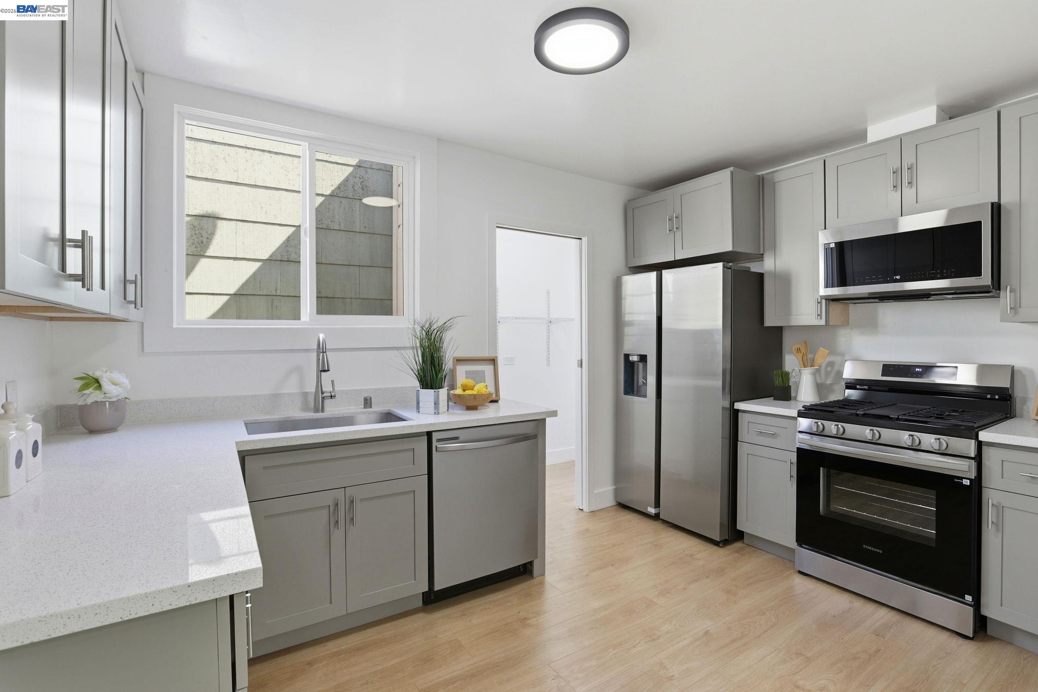 Detail Gallery Image 8 of 30 For 146 Winchester St, Daly City,  CA 94014 - 2 Beds | 1/1 Baths