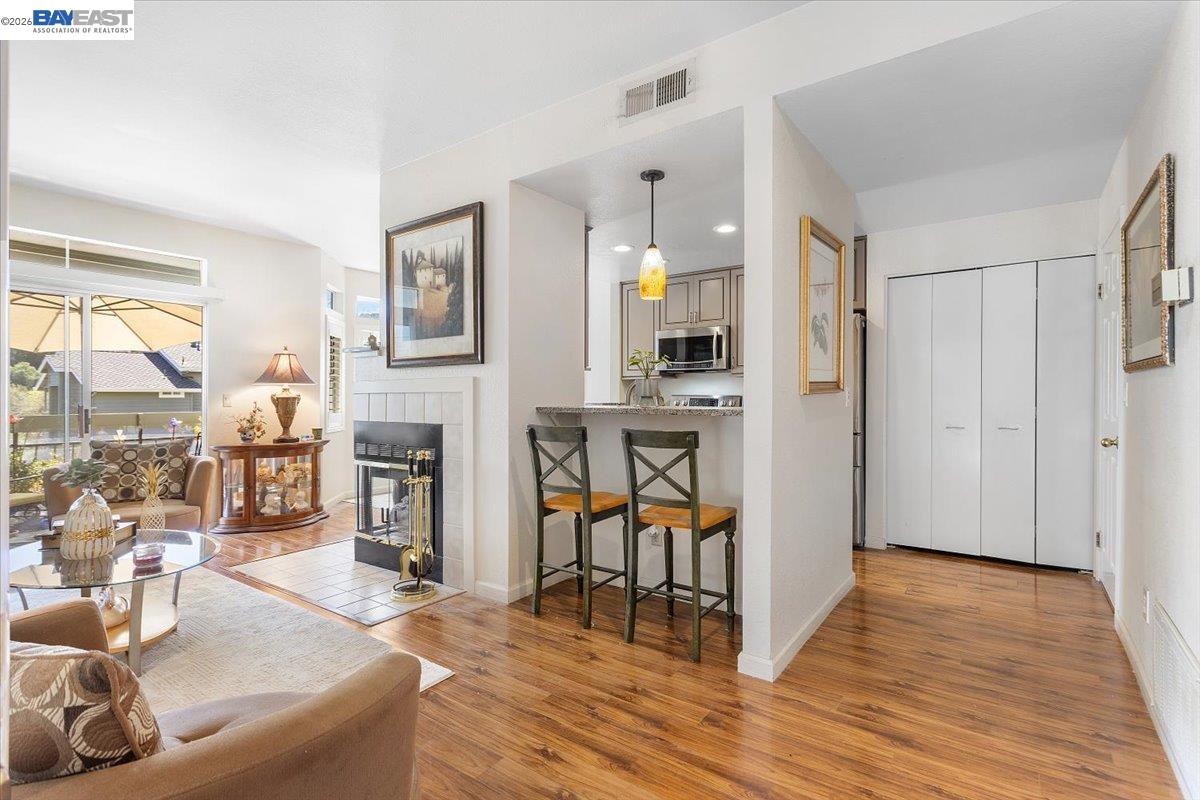 Photo #3: 41127529 Listing: Photo #3