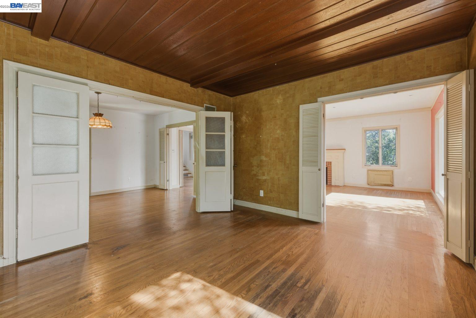 Detail Gallery Image 12 of 44 For 3890 Serrano St, Martinez,  CA 94553 - 3 Beds | 2/1 Baths