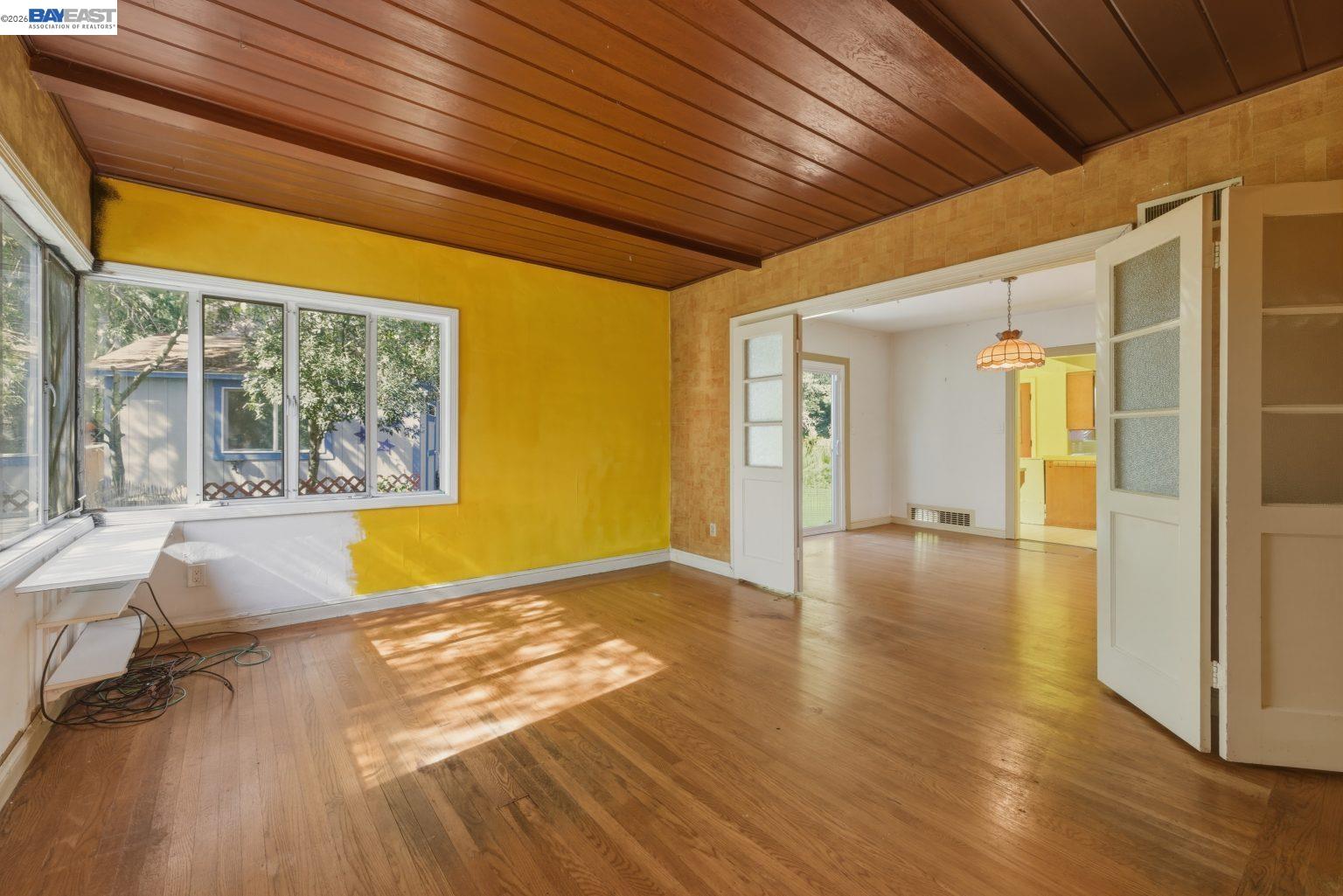 Detail Gallery Image 13 of 44 For 3890 Serrano St, Martinez,  CA 94553 - 3 Beds | 2/1 Baths