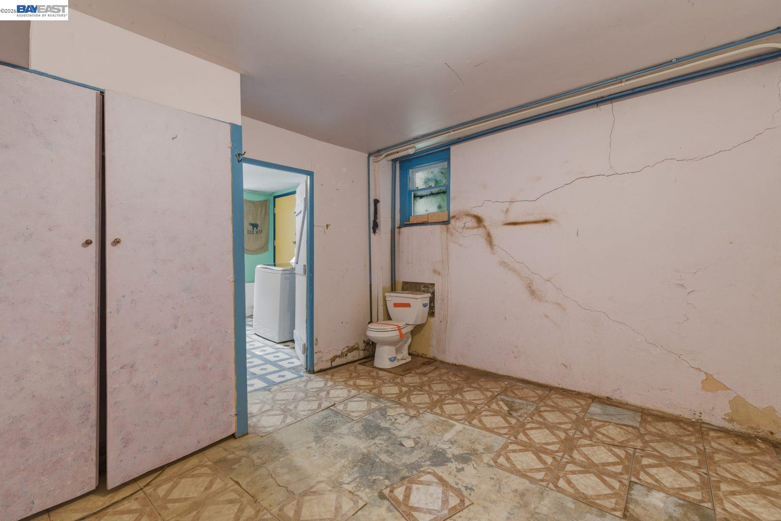 Detail Gallery Image 25 of 44 For 3890 Serrano St, Martinez,  CA 94553 - 3 Beds | 2/1 Baths