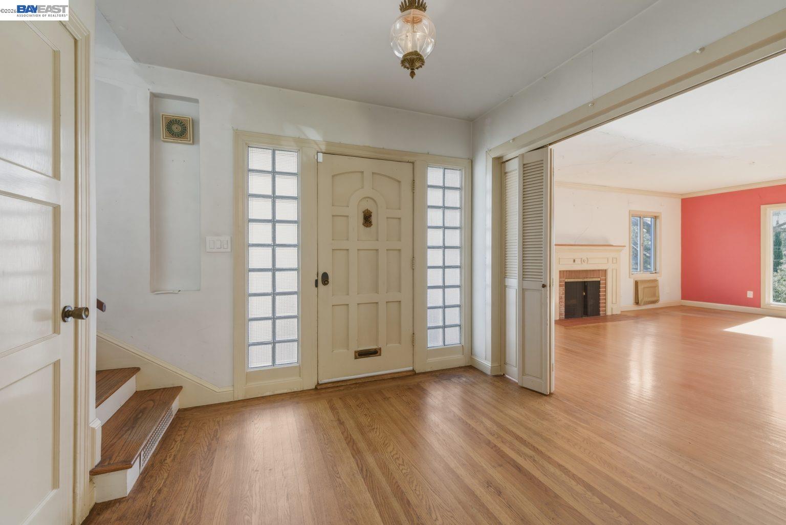 Detail Gallery Image 4 of 44 For 3890 Serrano St, Martinez,  CA 94553 - 3 Beds | 2/1 Baths