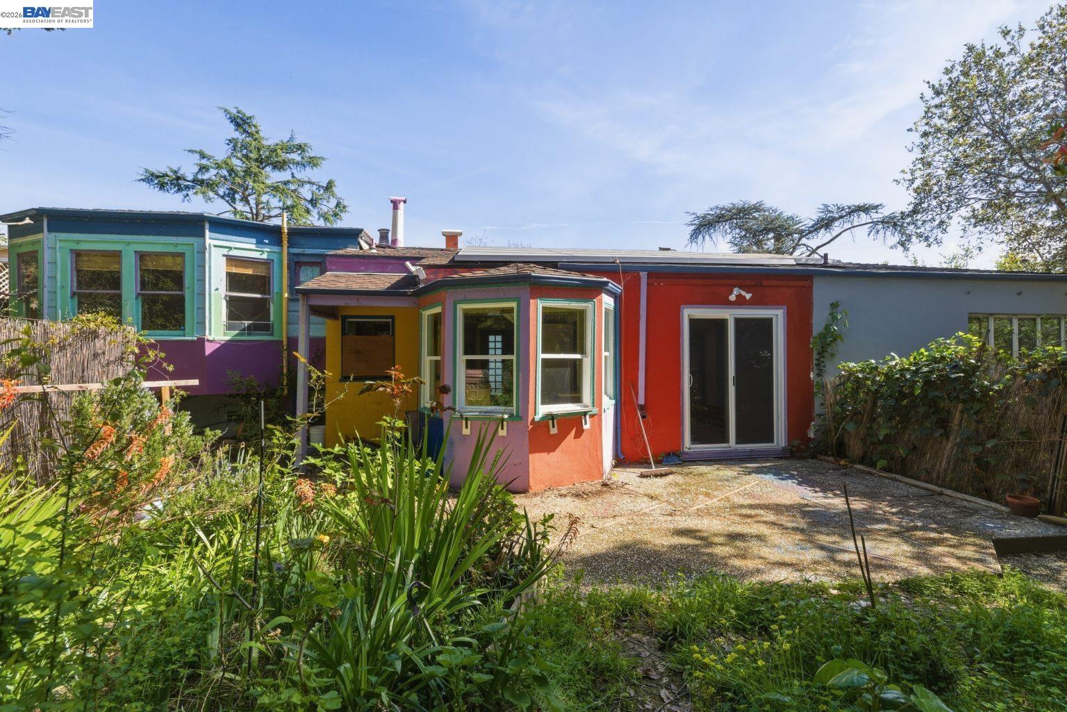 Detail Gallery Image 35 of 44 For 3890 Serrano St, Martinez,  CA 94553 - 3 Beds | 2/1 Baths