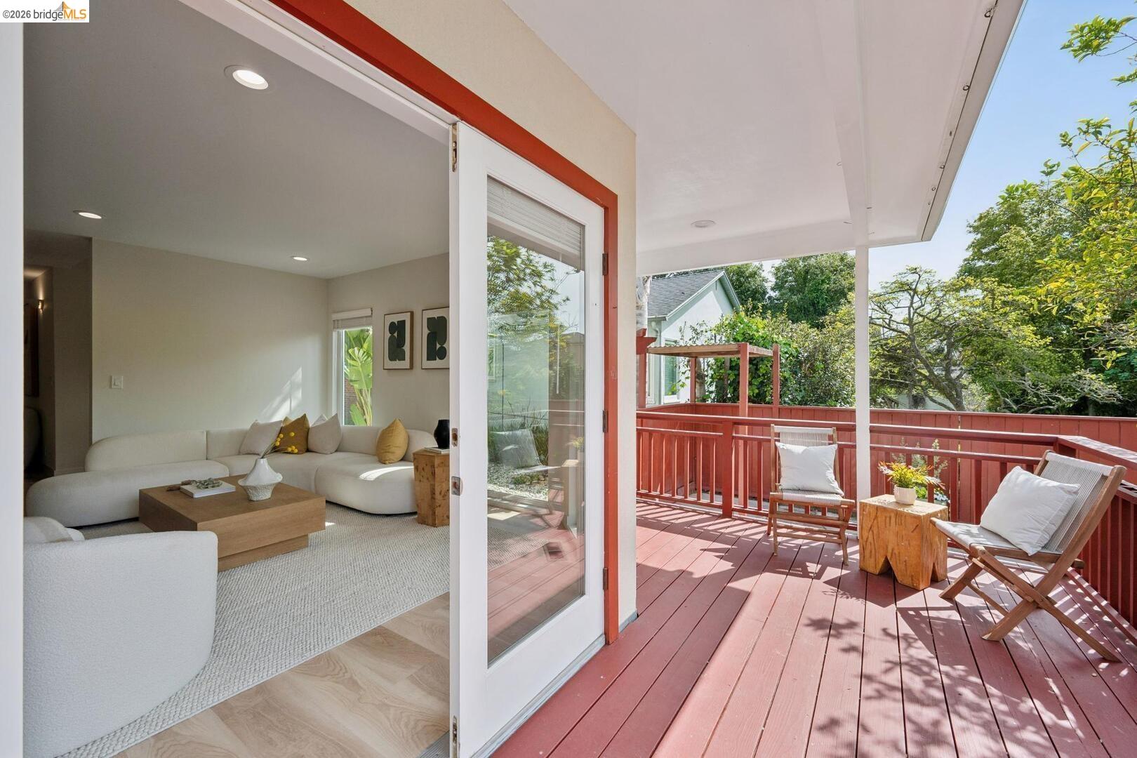 Detail Gallery Image 11 of 34 For 145 Ramona Ave, El Cerrito,  CA 94530 - 3 Beds | 3/1 Baths