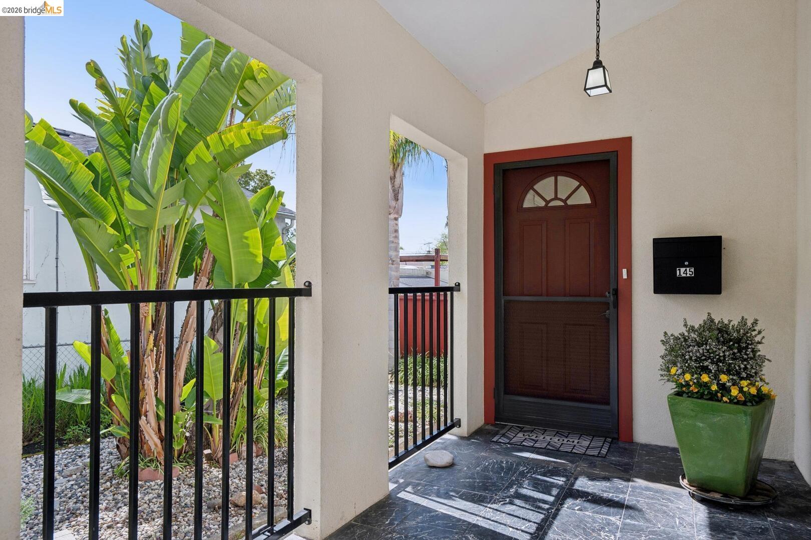 Detail Gallery Image 4 of 34 For 145 Ramona Ave, El Cerrito,  CA 94530 - 3 Beds | 3/1 Baths