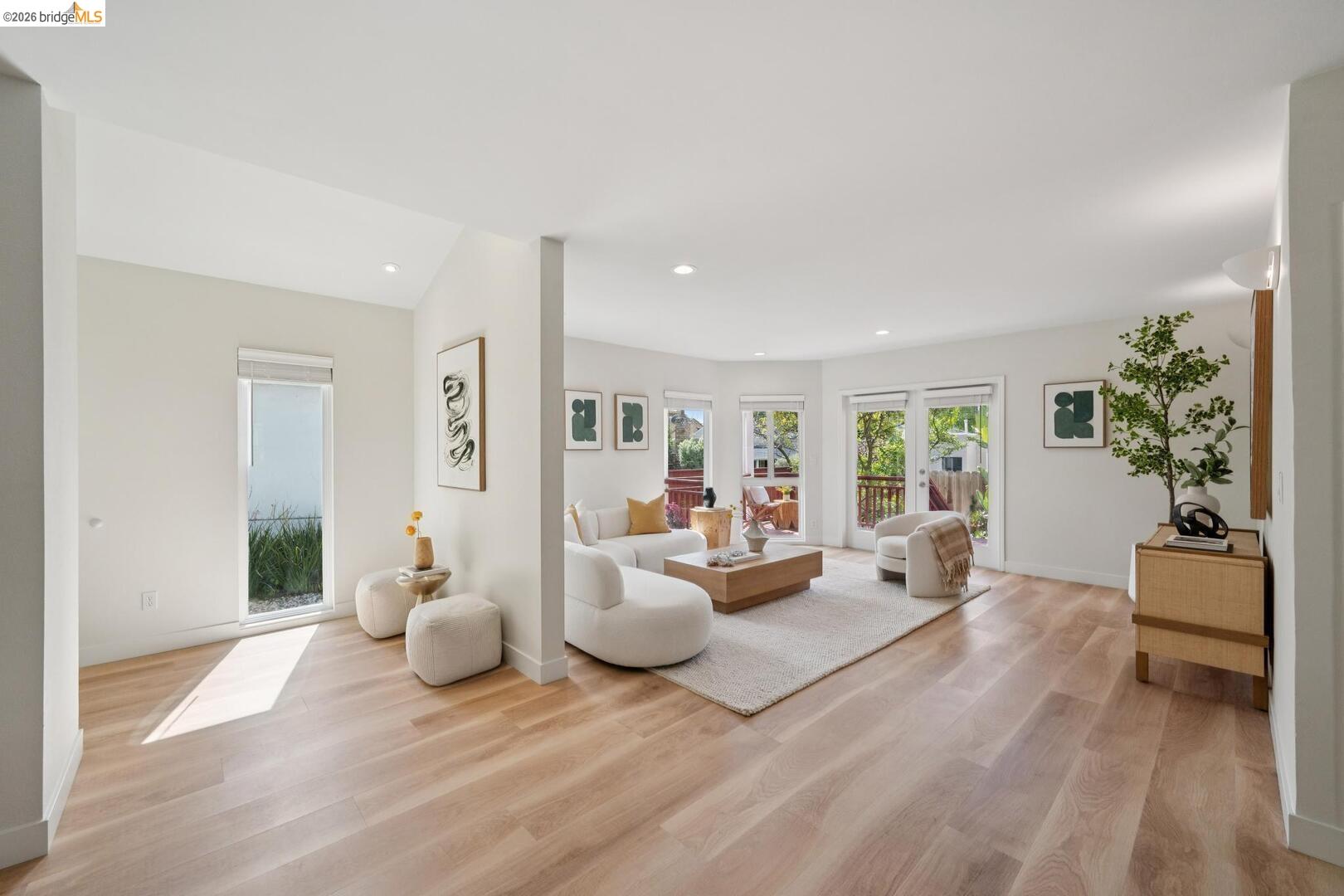 Detail Gallery Image 7 of 34 For 145 Ramona Ave, El Cerrito,  CA 94530 - 3 Beds | 3/1 Baths