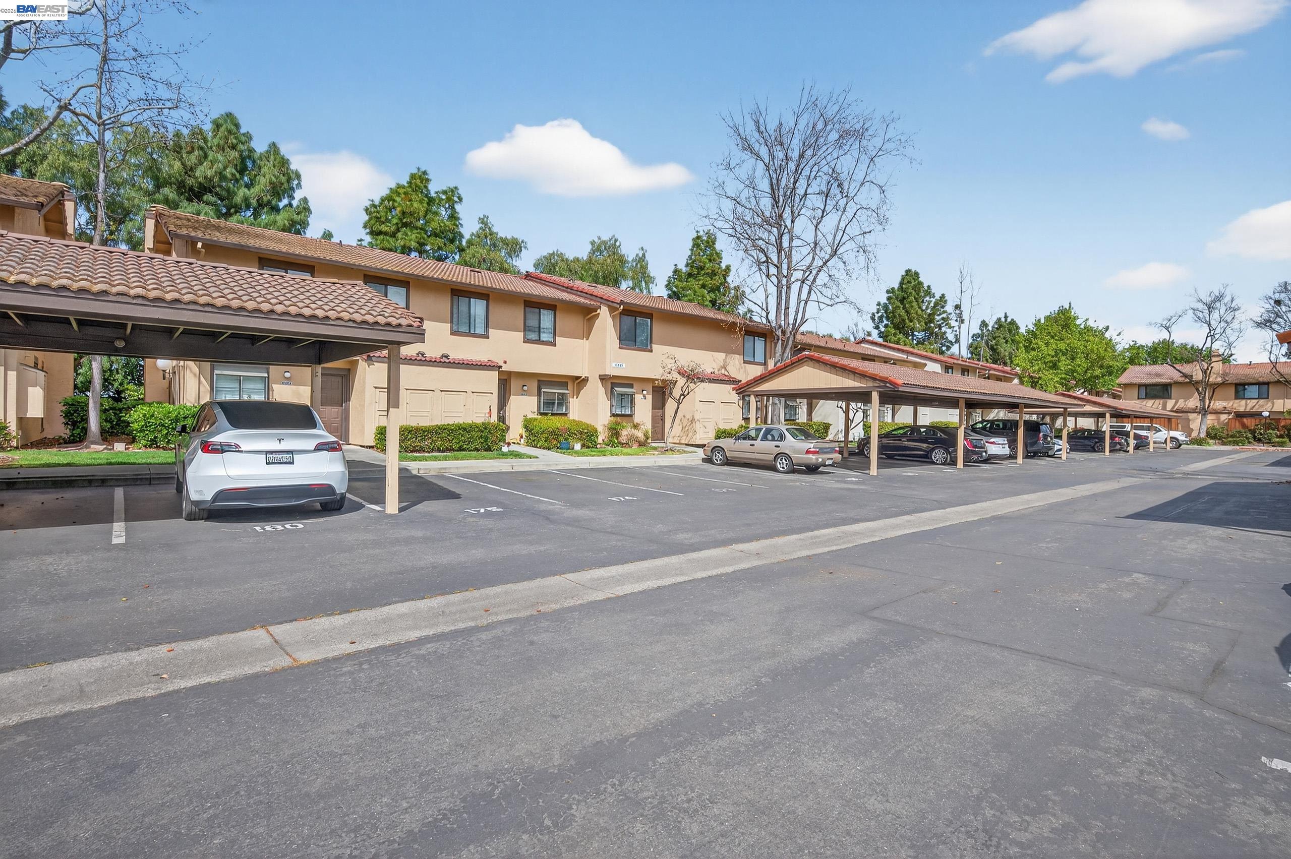 Photo #3: 41127536 Listing: Photo #3