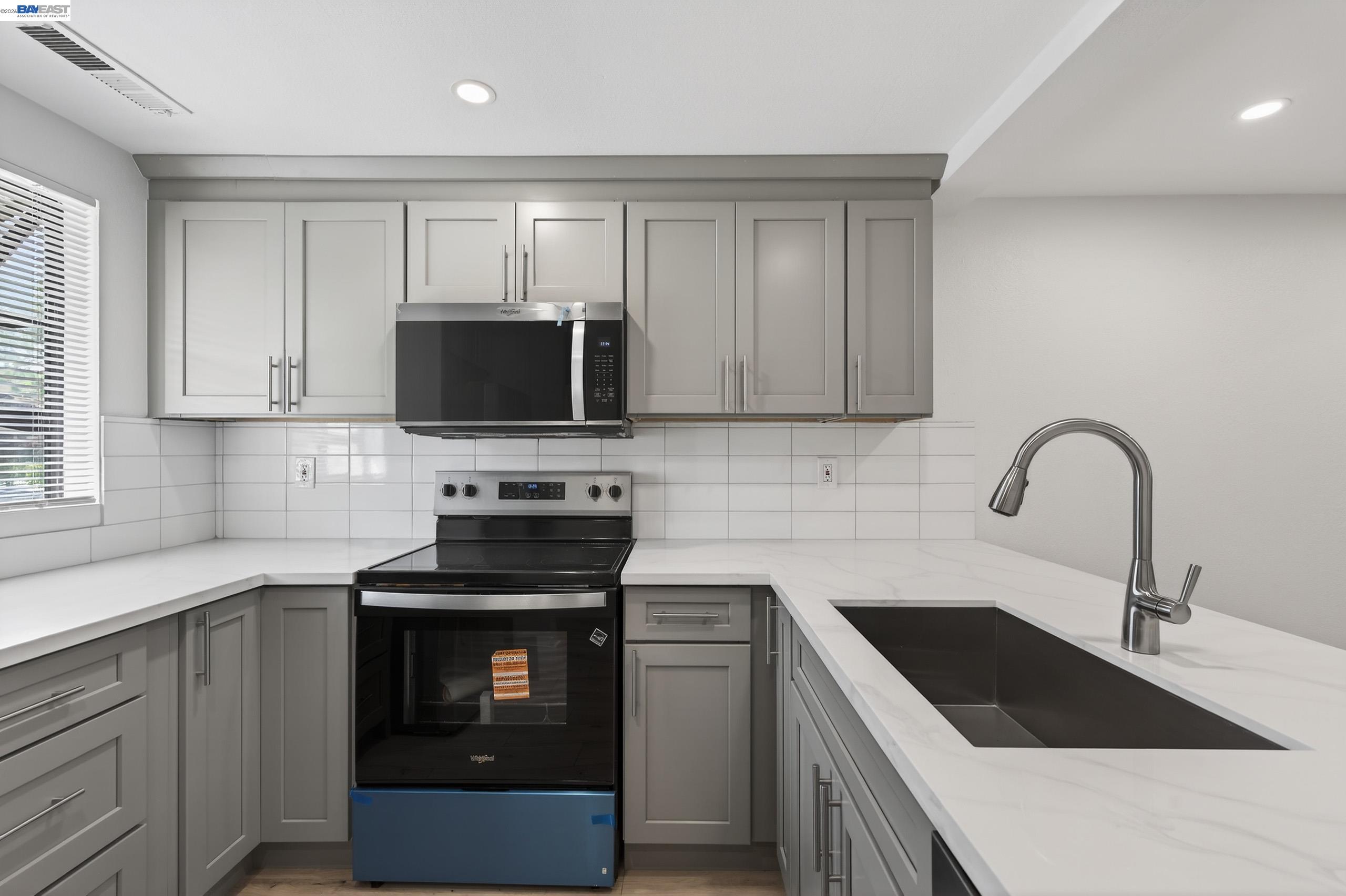 Photo #4: 41127536 Listing: Photo #4