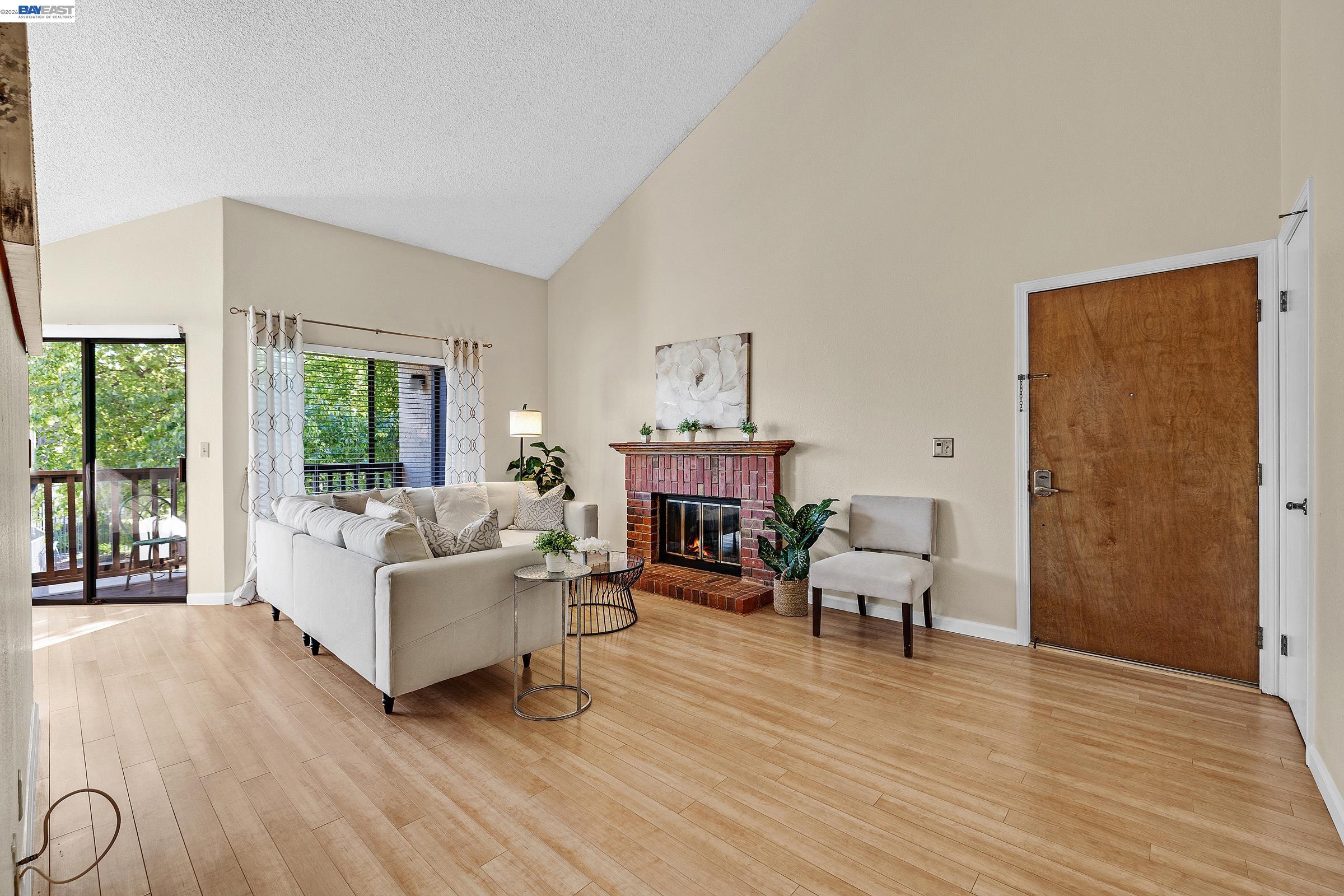 Photo #5: 41127537 Listing: Photo #5