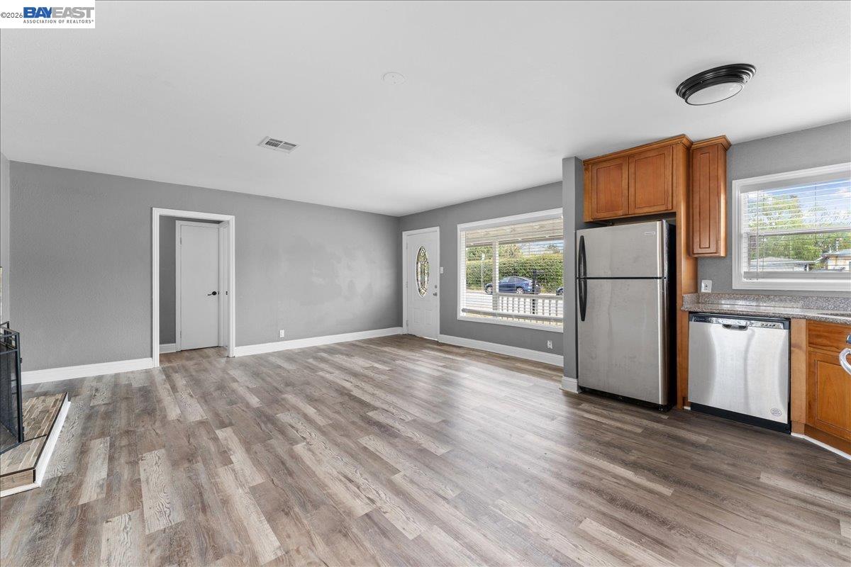 Detail Gallery Image 2 of 31 For 2315 West Ave, Santa Rosa,  CA 95407 - 3 Beds | 1 Baths