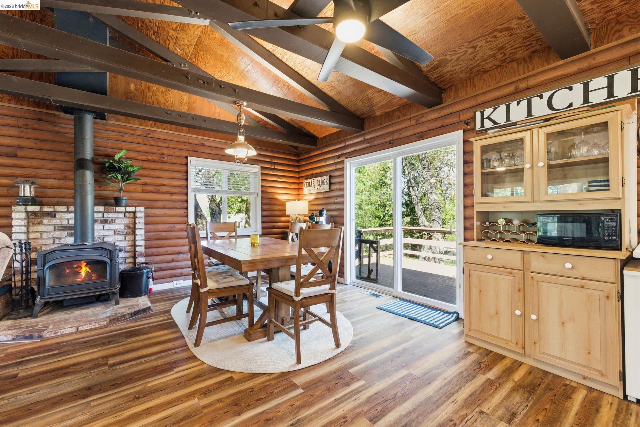 Detail Gallery Image 6 of 36 For 16398 Estralita Dr, Sonora,  CA 95370 - 3 Beds | 3 Baths