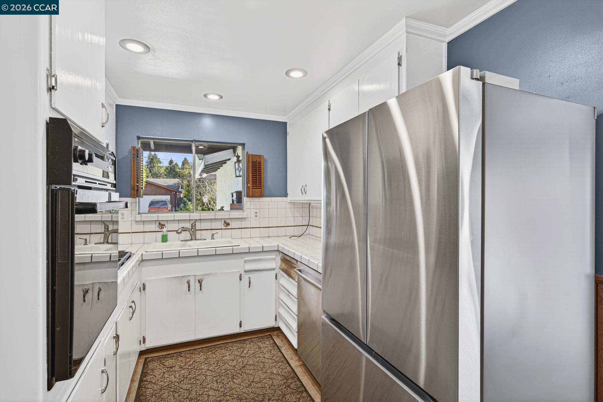 Detail Gallery Image 14 of 60 For 2555 Arroyo Ave, Pinole,  CA 94564-1003 - 3 Beds | 2 Baths