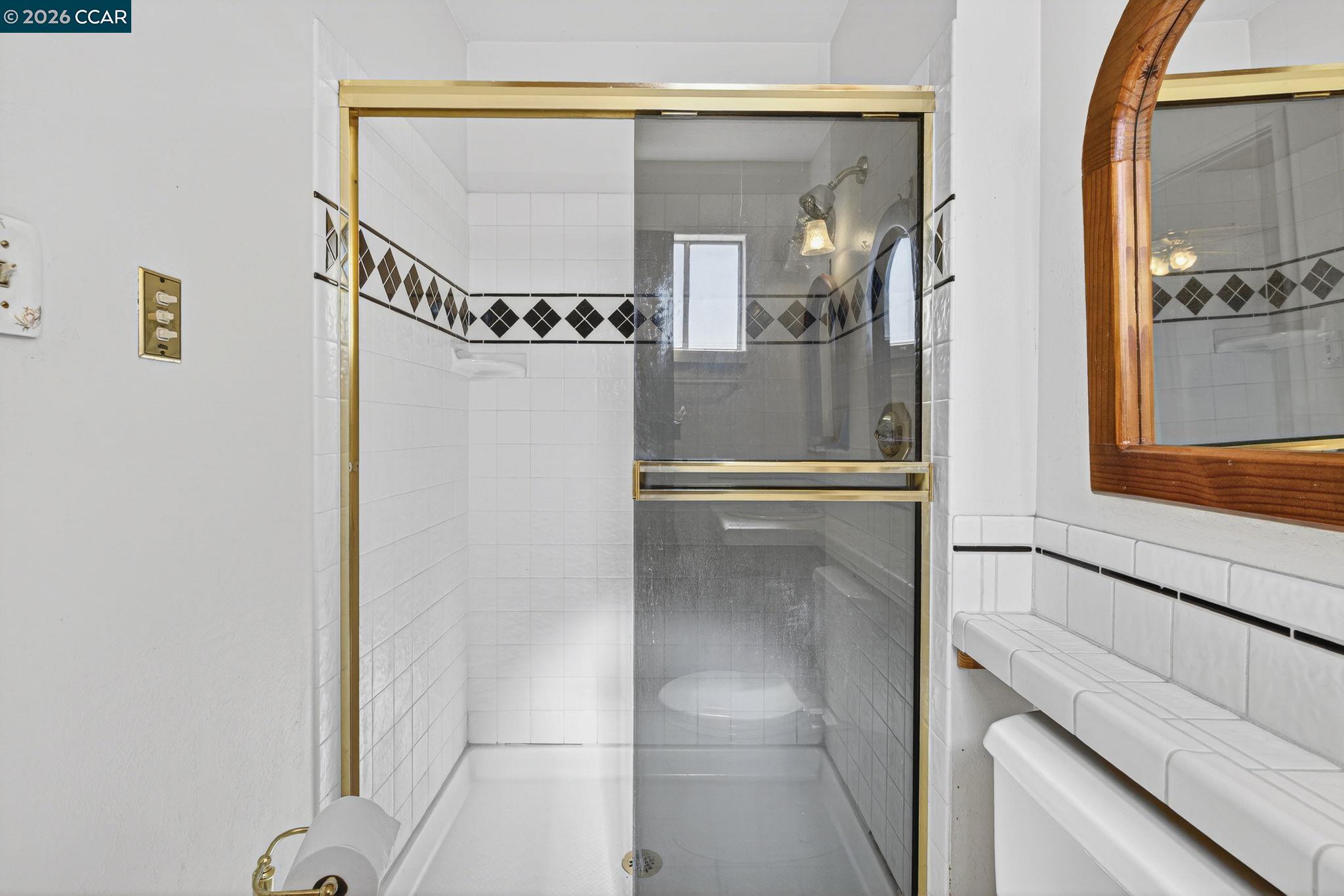 Detail Gallery Image 33 of 60 For 2555 Arroyo Ave, Pinole,  CA 94564-1003 - 3 Beds | 2 Baths