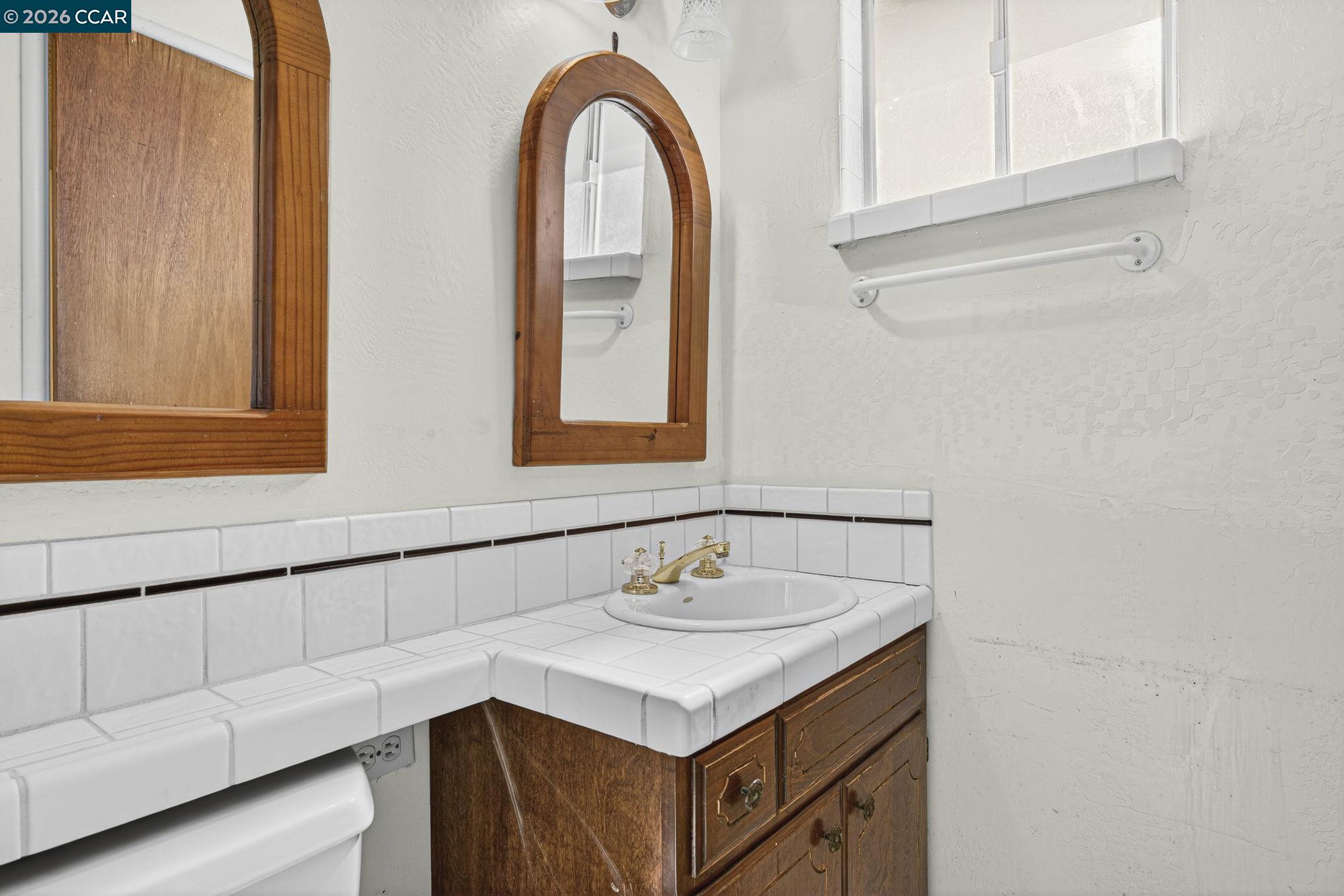 Detail Gallery Image 35 of 60 For 2555 Arroyo Ave, Pinole,  CA 94564-1003 - 3 Beds | 2 Baths