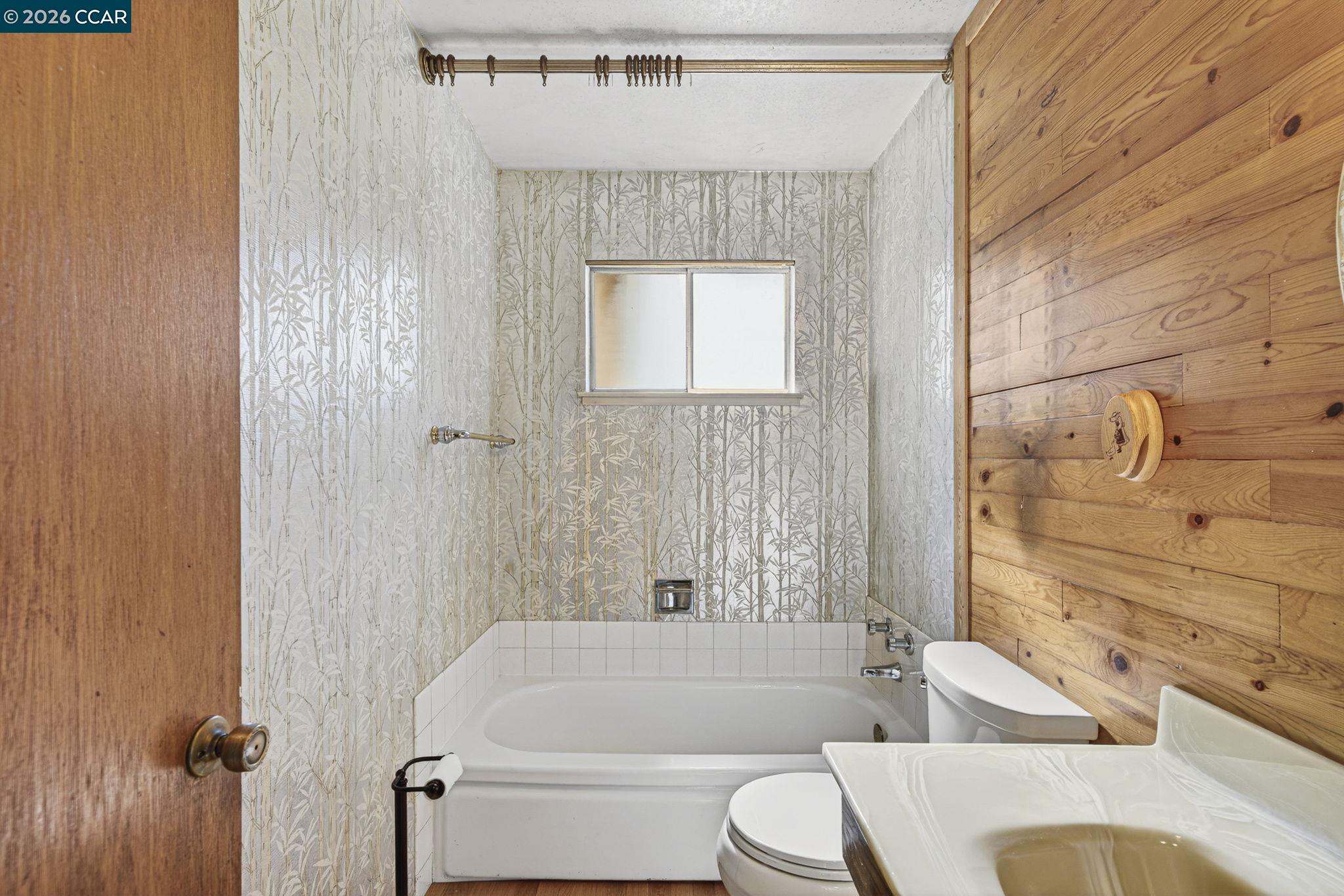 Detail Gallery Image 40 of 60 For 2555 Arroyo Ave, Pinole,  CA 94564-1003 - 3 Beds | 2 Baths