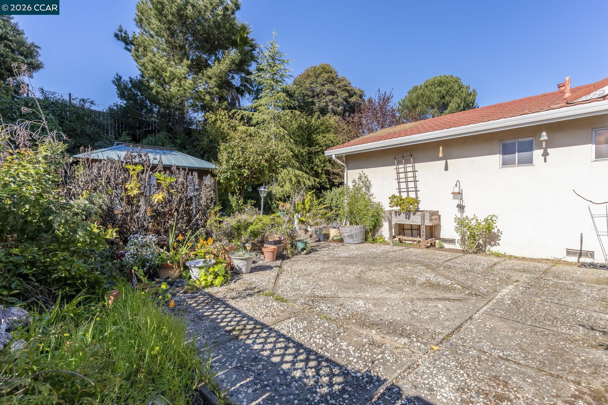 Detail Gallery Image 49 of 60 For 2555 Arroyo Ave, Pinole,  CA 94564-1003 - 3 Beds | 2 Baths