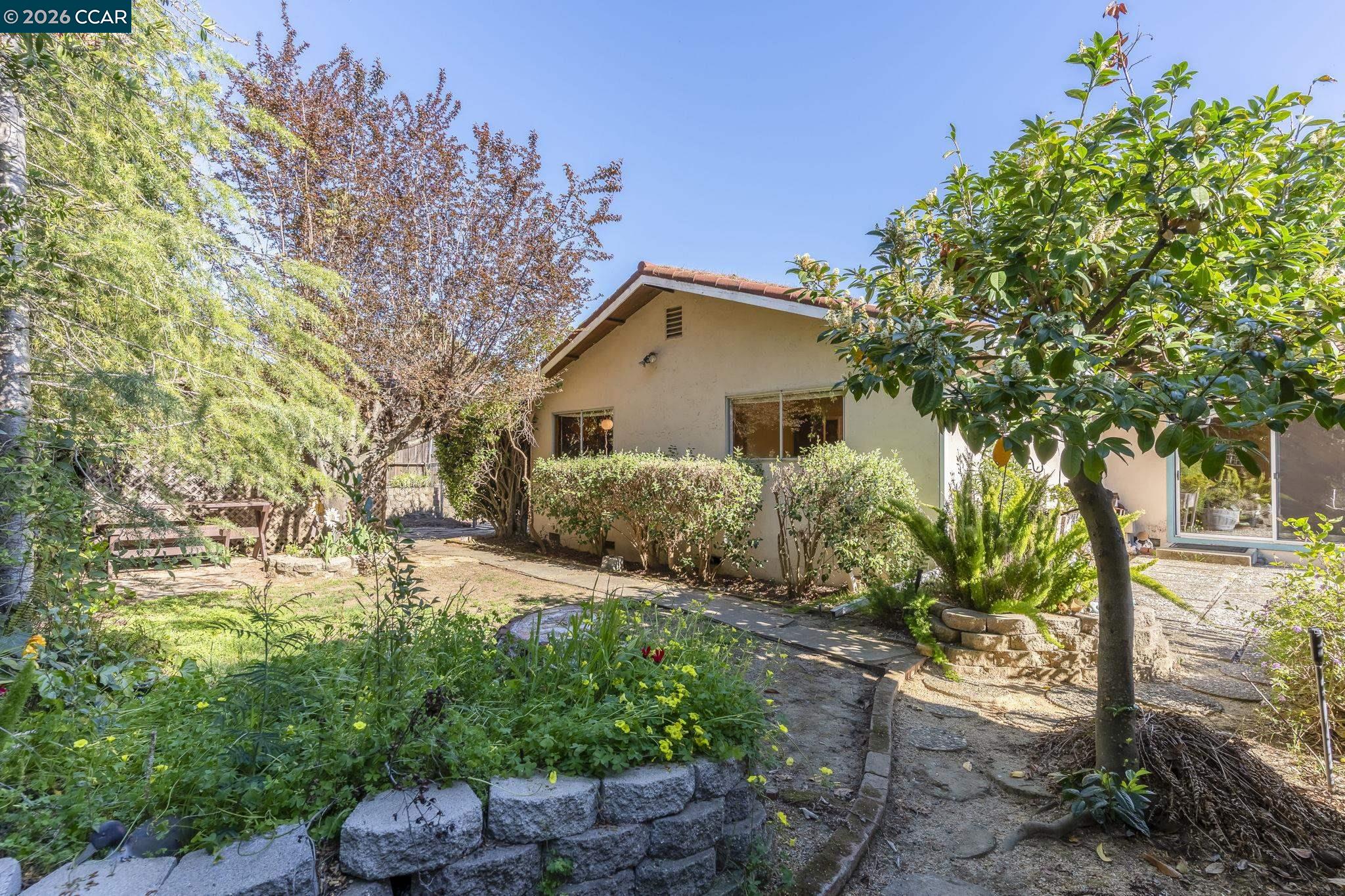 Detail Gallery Image 50 of 60 For 2555 Arroyo Ave, Pinole,  CA 94564-1003 - 3 Beds | 2 Baths