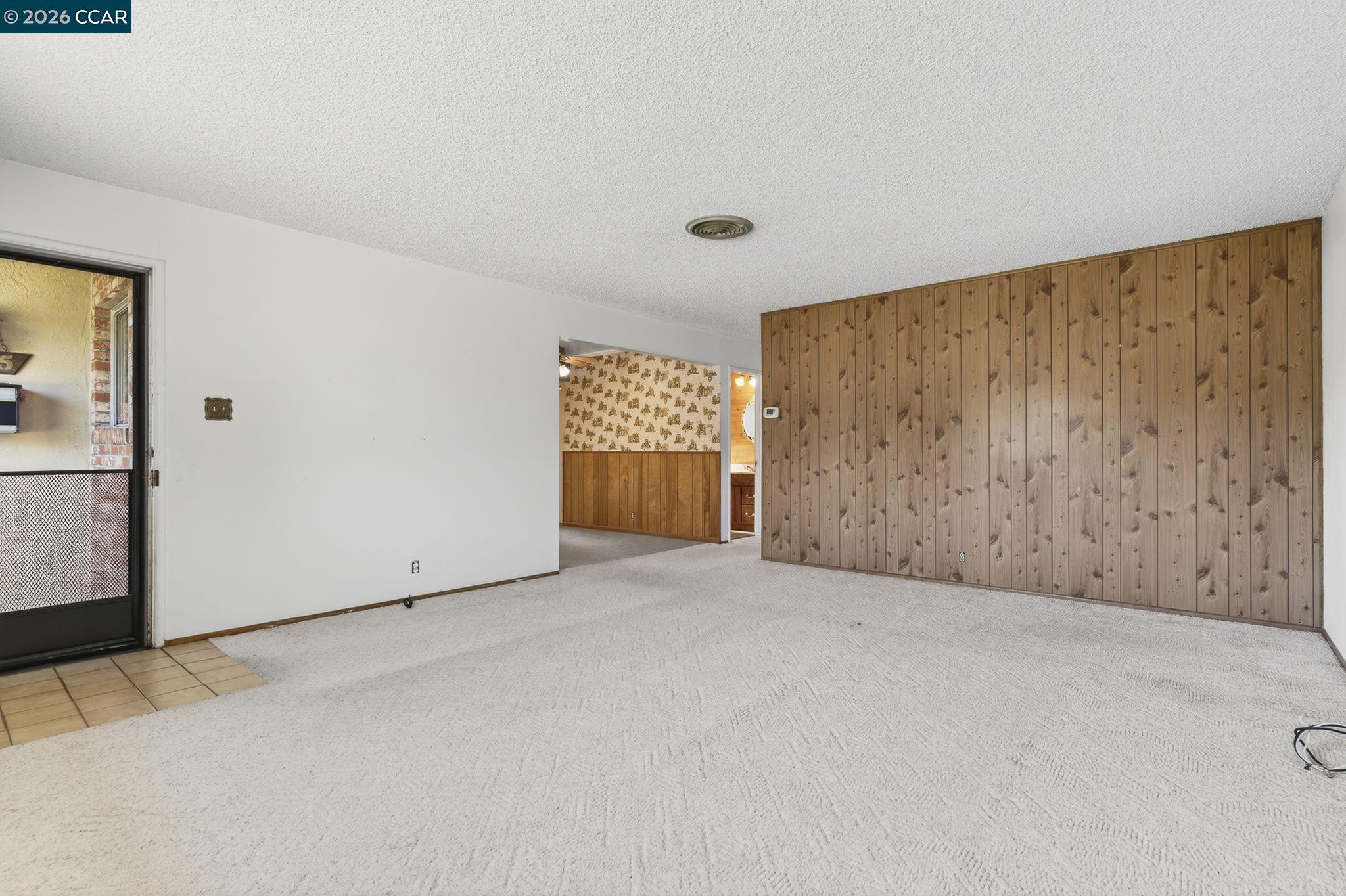 Detail Gallery Image 6 of 60 For 2555 Arroyo Ave, Pinole,  CA 94564-1003 - 3 Beds | 2 Baths