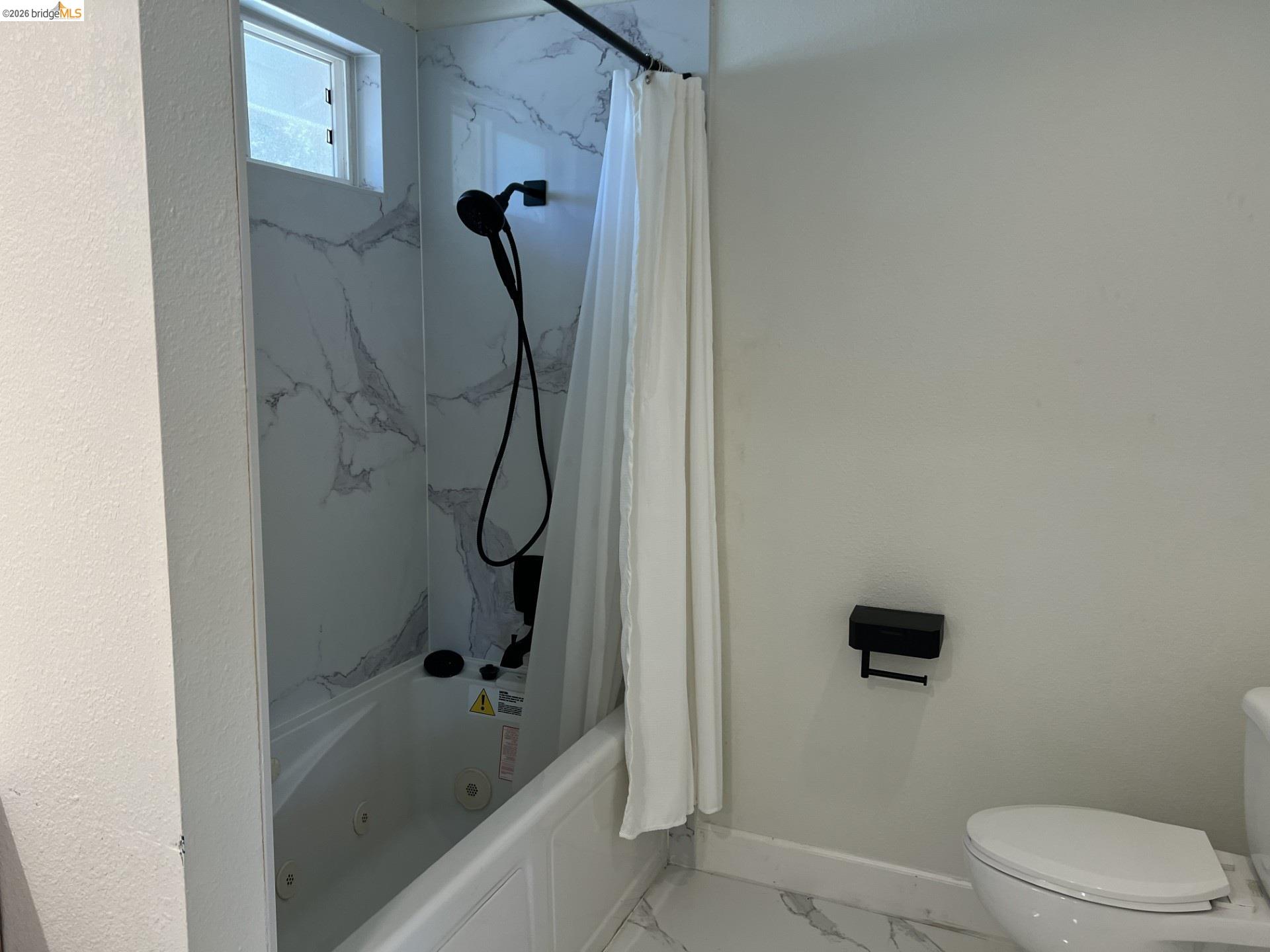 Detail Gallery Image 15 of 26 For 4805 Clarity Ct, Sacramento,  CA 95842 - 4 Beds | 2/1 Baths