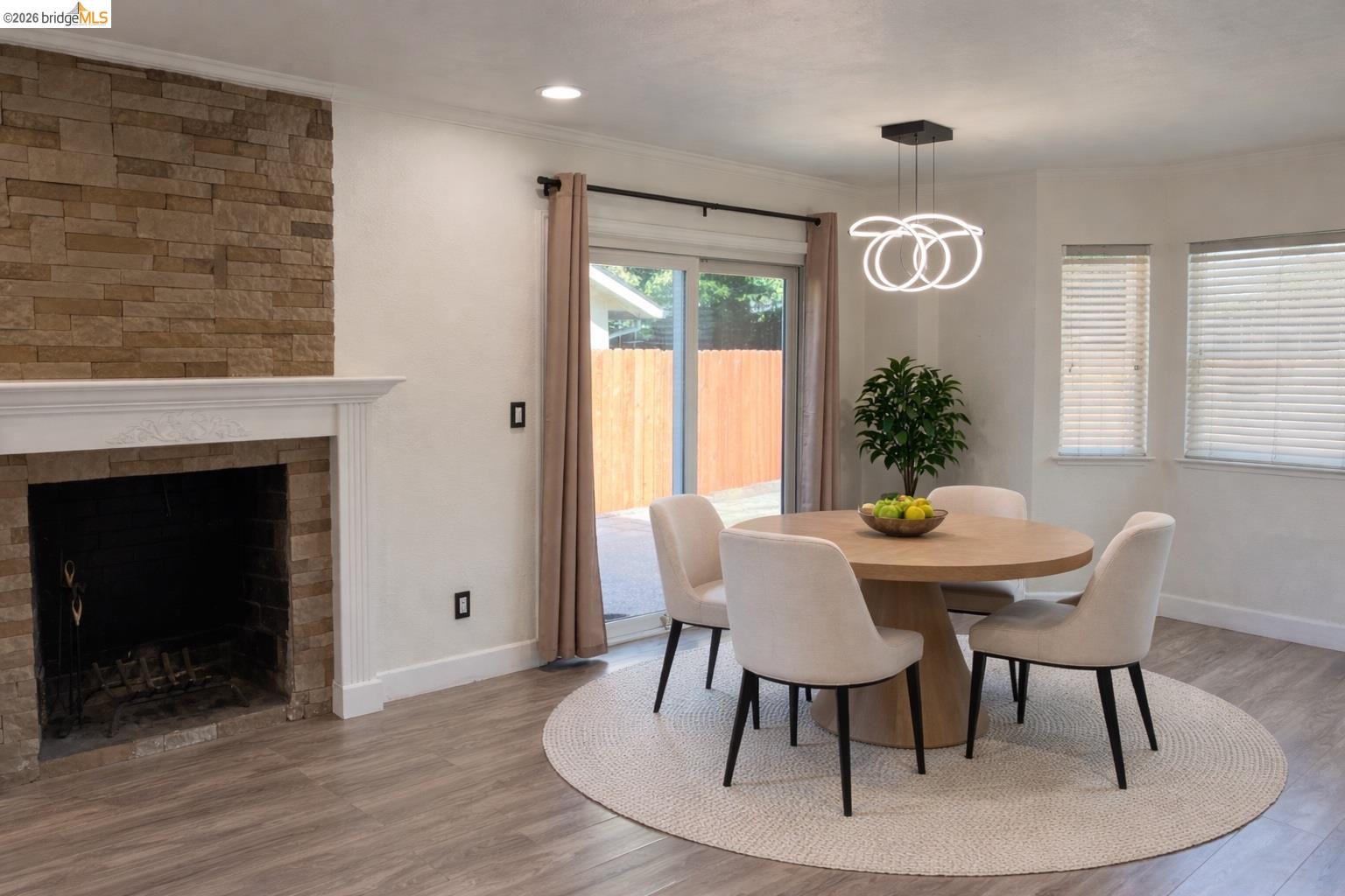Detail Gallery Image 7 of 26 For 4805 Clarity Ct, Sacramento,  CA 95842 - 4 Beds | 2/1 Baths