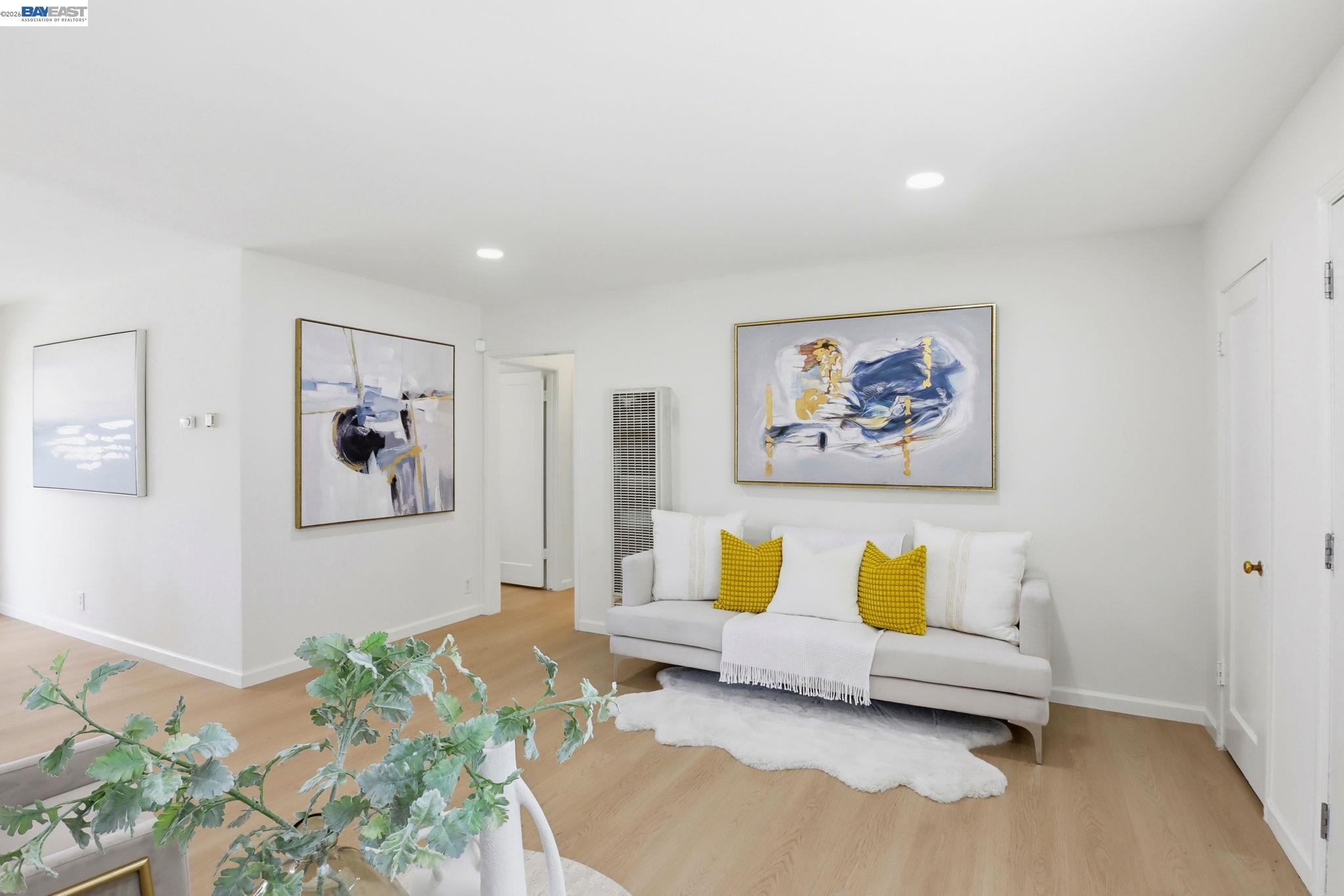 Detail Gallery Image 8 of 41 For 26802 Lakewood Way, Hayward,  CA 94544 - 4 Beds | 2 Baths