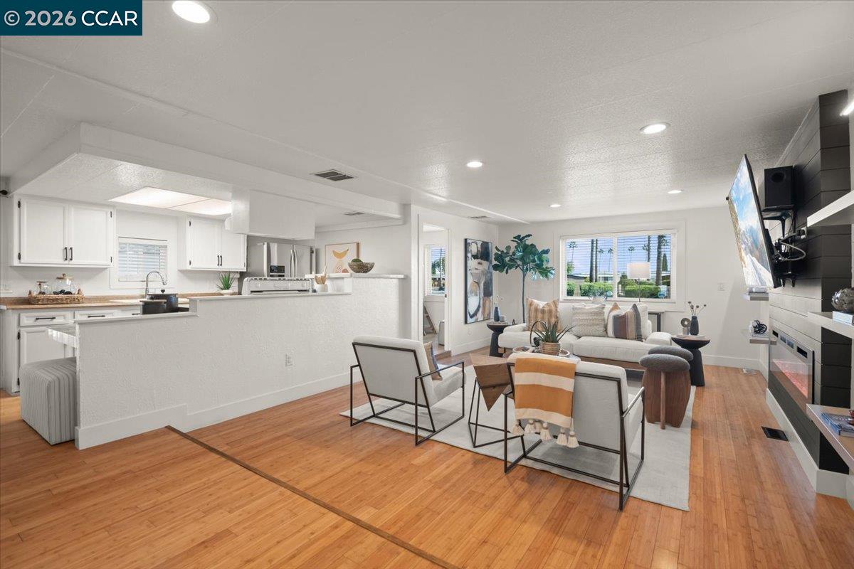 Detail Gallery Image 5 of 26 For 162 Algiers Dr #253,  Pacheco,  CA 94553 - 2 Beds | 2 Baths