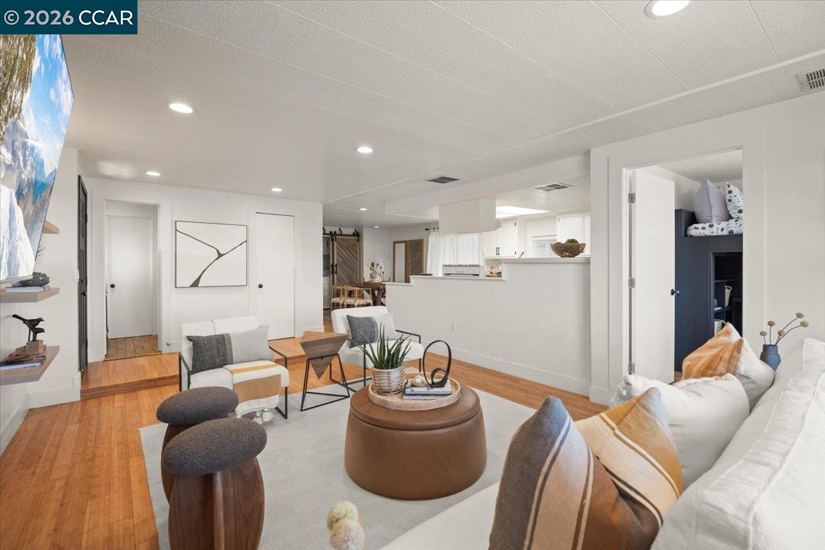 Detail Gallery Image 7 of 26 For 162 Algiers Dr #253,  Pacheco,  CA 94553 - 2 Beds | 2 Baths