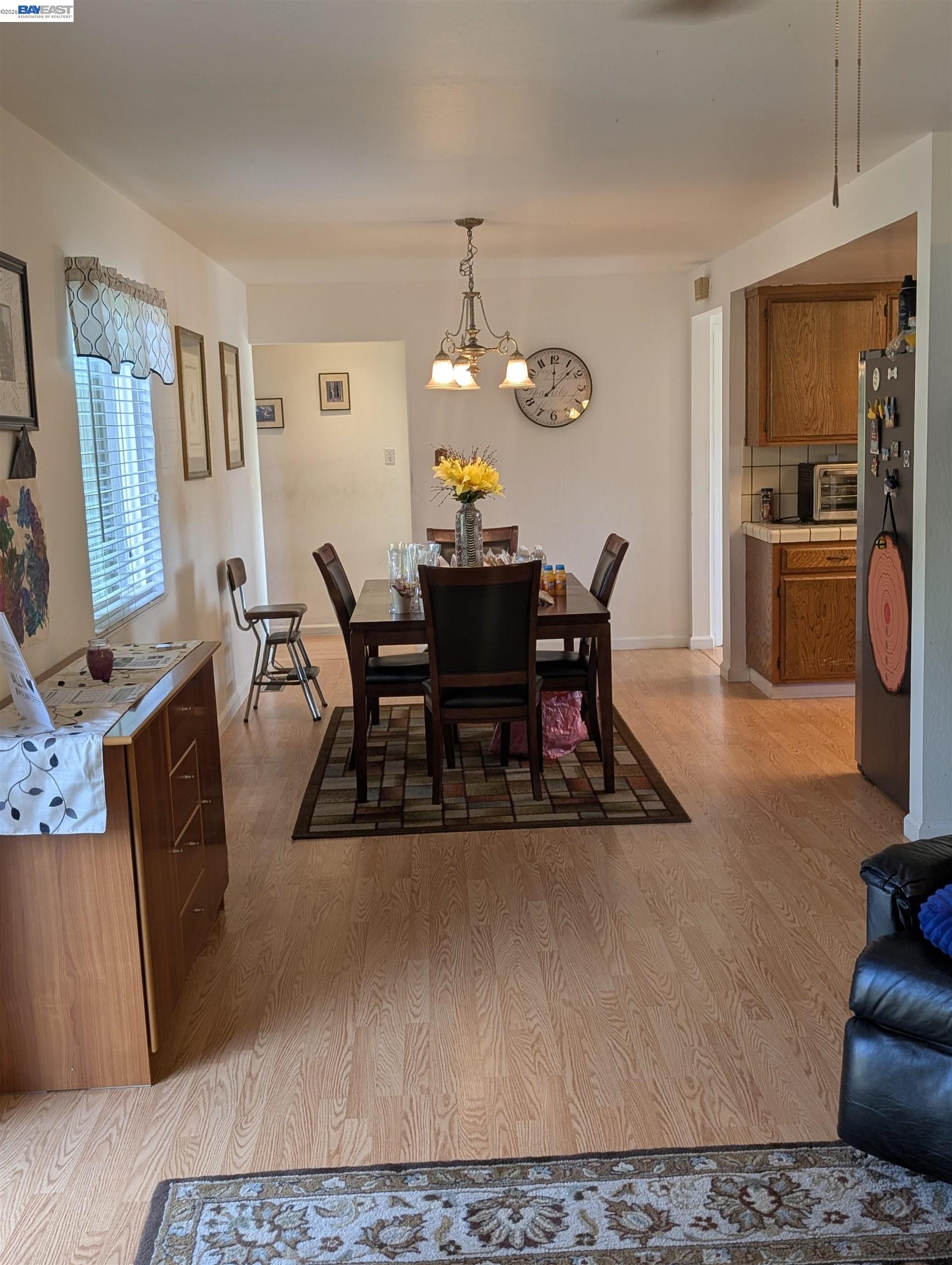 Front Image Thumbnail for BE41127547