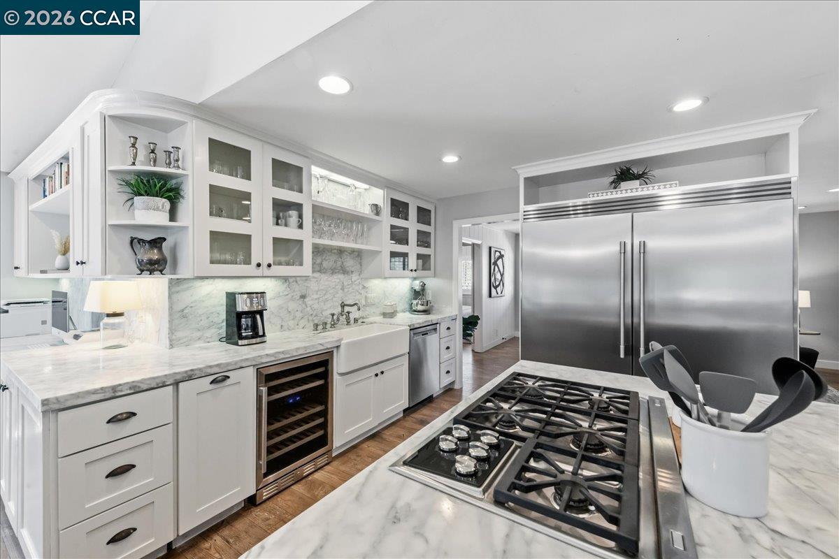 Detail Gallery Image 13 of 60 For 10 Donna Ln, Danville,  CA 94526 - 5 Beds | 2/1 Baths