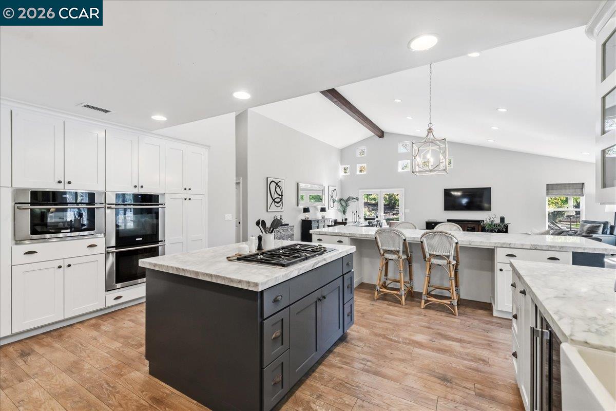 Detail Gallery Image 14 of 60 For 10 Donna Ln, Danville,  CA 94526 - 5 Beds | 2/1 Baths