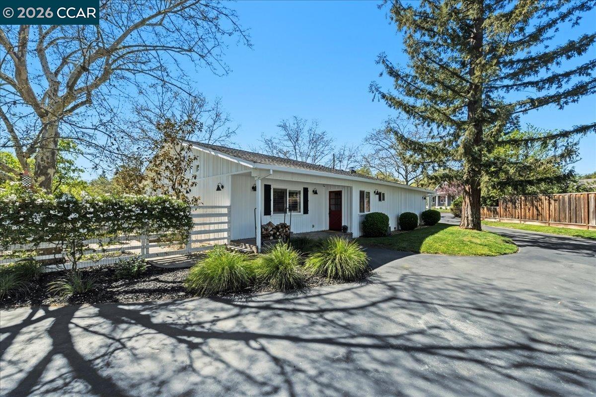 Detail Gallery Image 35 of 60 For 10 Donna Ln, Danville,  CA 94526 - 5 Beds | 2/1 Baths