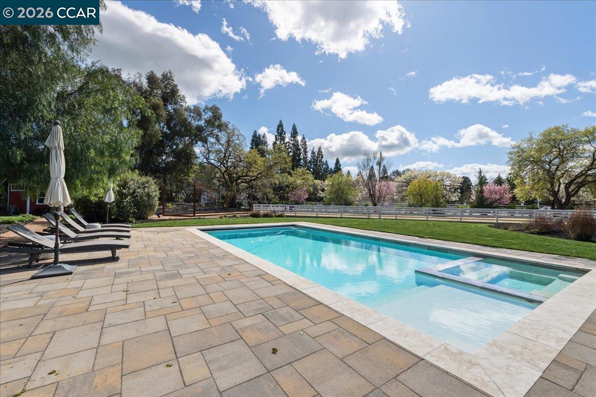 Detail Gallery Image 38 of 60 For 10 Donna Ln, Danville,  CA 94526 - 5 Beds | 2/1 Baths