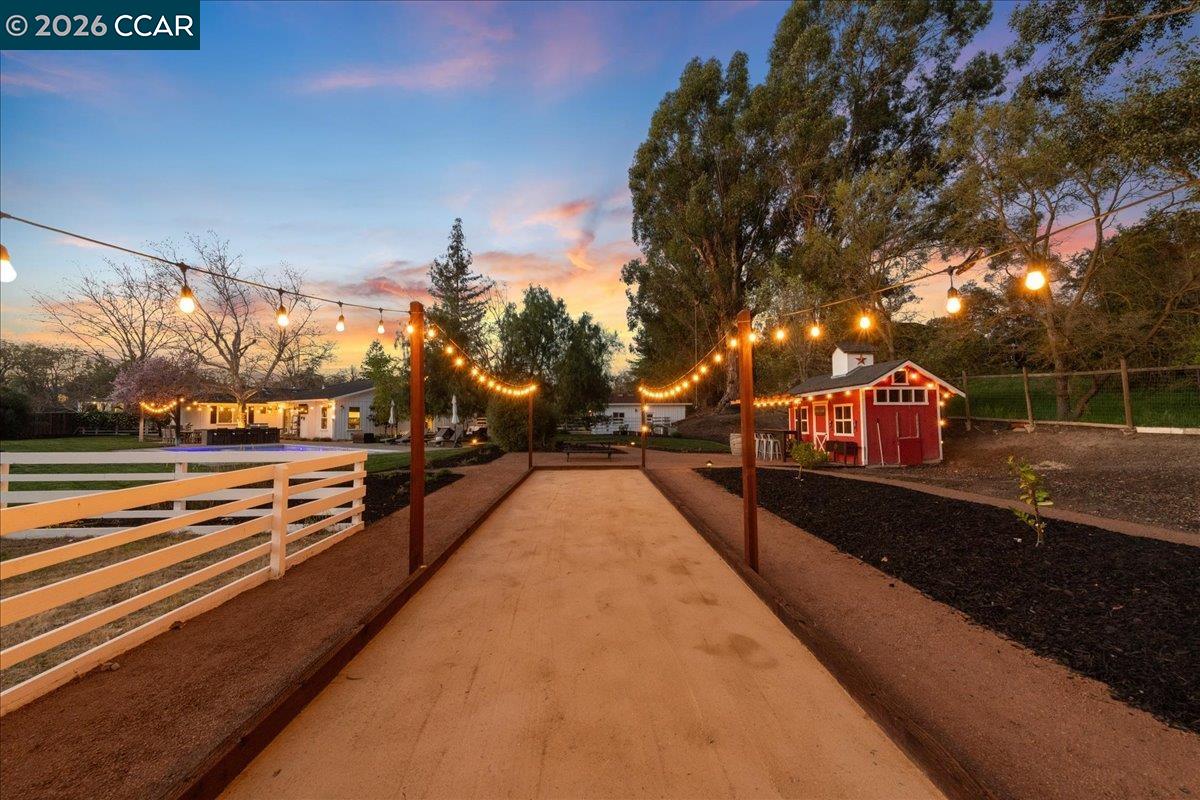 Detail Gallery Image 56 of 60 For 10 Donna Ln, Danville,  CA 94526 - 5 Beds | 2/1 Baths