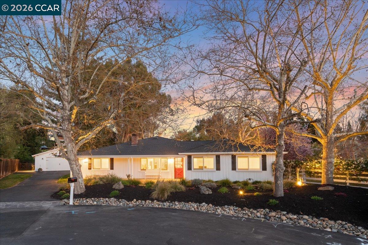 Detail Gallery Image 8 of 60 For 10 Donna Ln, Danville,  CA 94526 - 5 Beds | 2/1 Baths