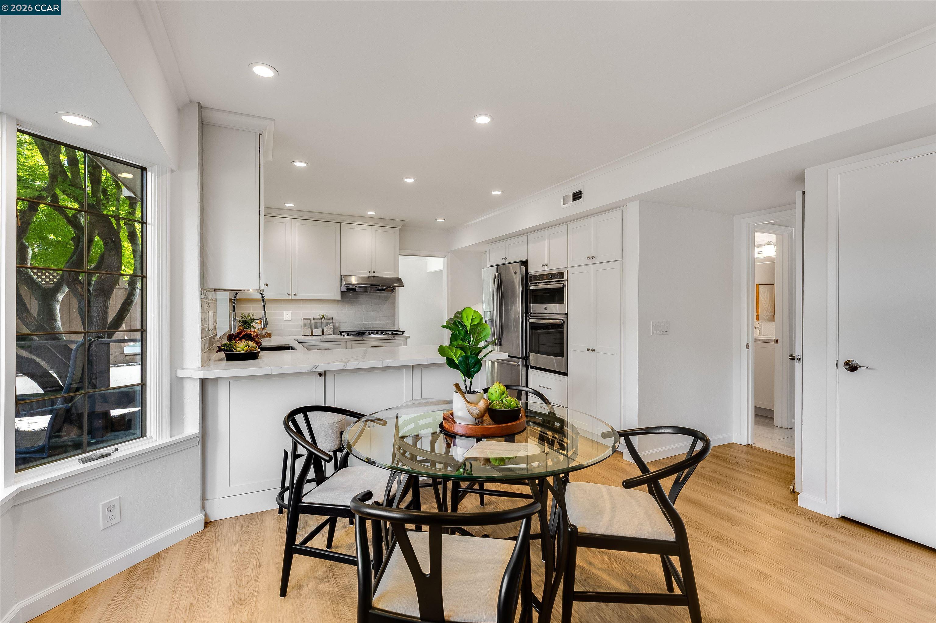 Detail Gallery Image 16 of 50 For 418 Devon Ct, San Ramon,  CA 94583 - 5 Beds | 2/1 Baths