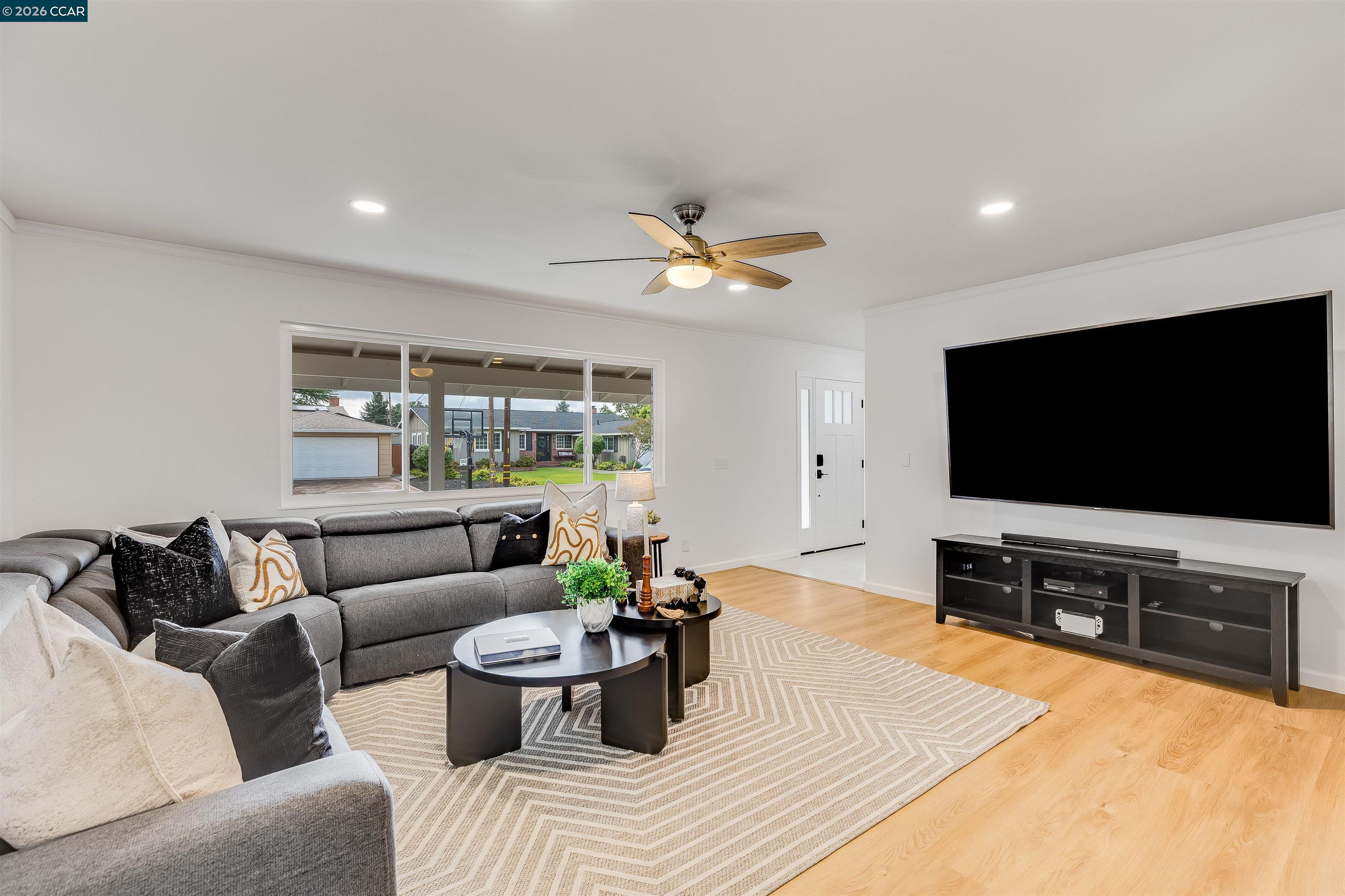 Detail Gallery Image 8 of 50 For 418 Devon Ct, San Ramon,  CA 94583 - 5 Beds | 2/1 Baths