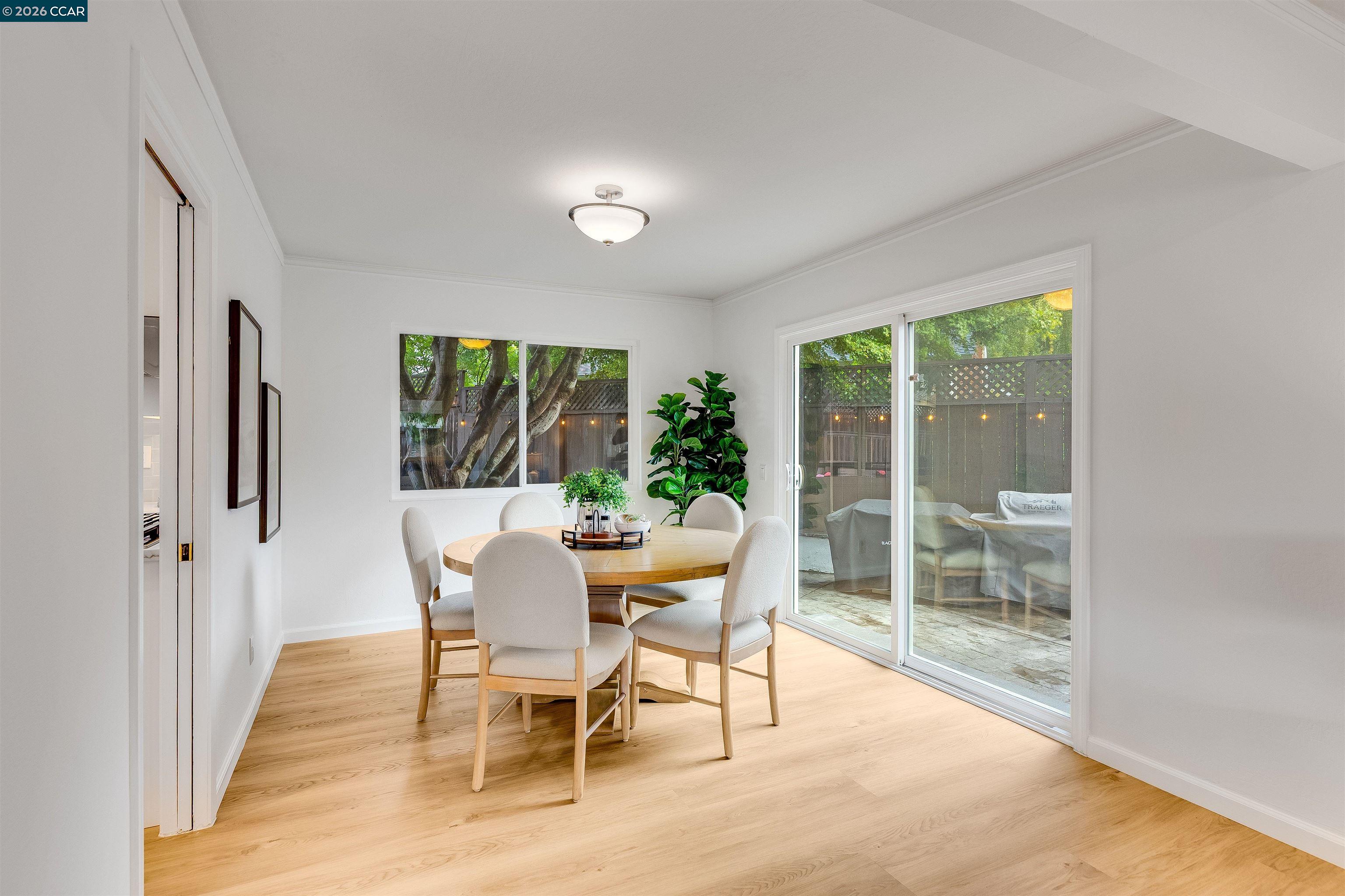 Detail Gallery Image 9 of 50 For 418 Devon Ct, San Ramon,  CA 94583 - 5 Beds | 2/1 Baths