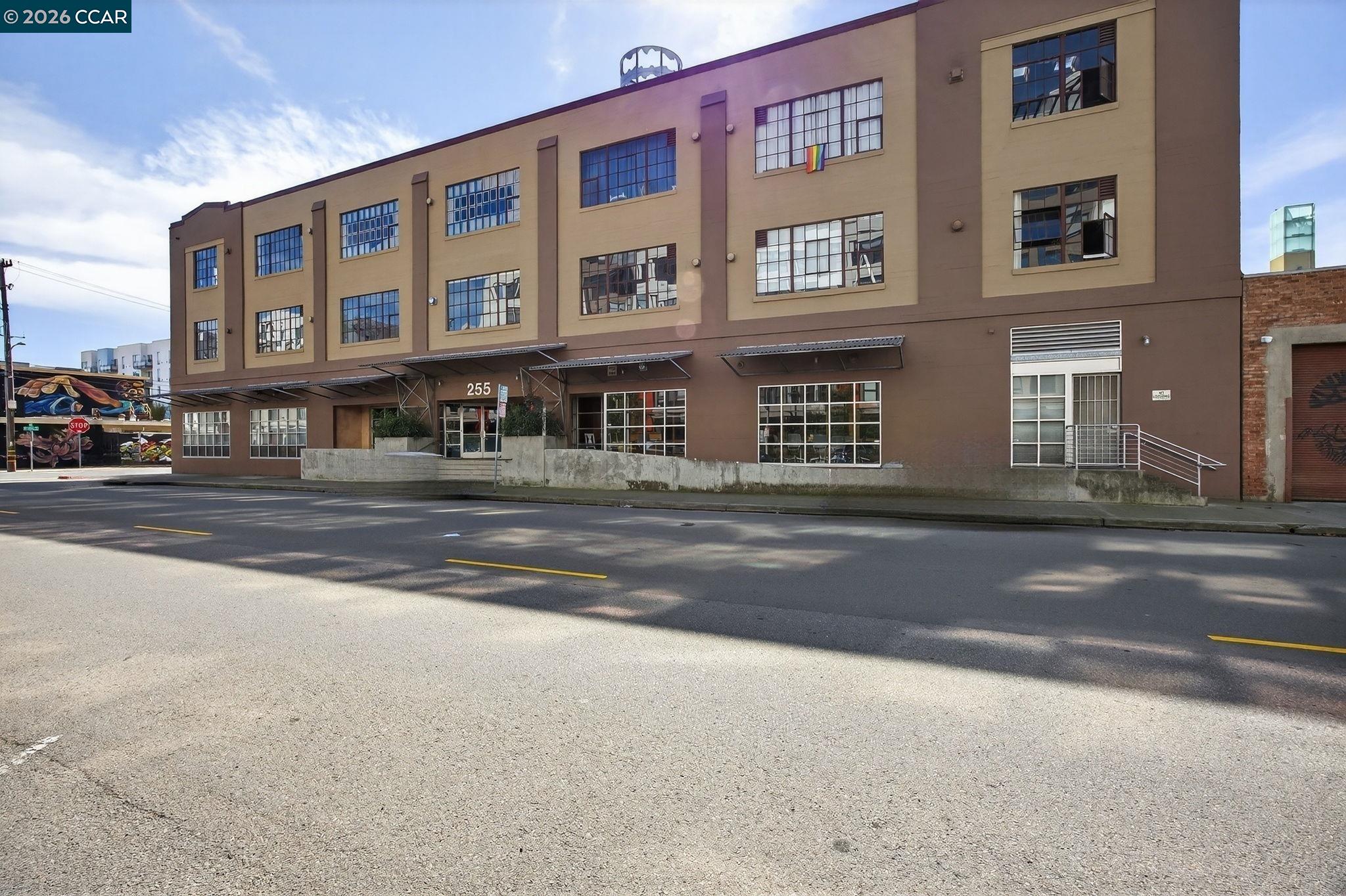 Detail Gallery Image 2 of 37 For , Oakland,  CA 94607 - – Beds | – Baths